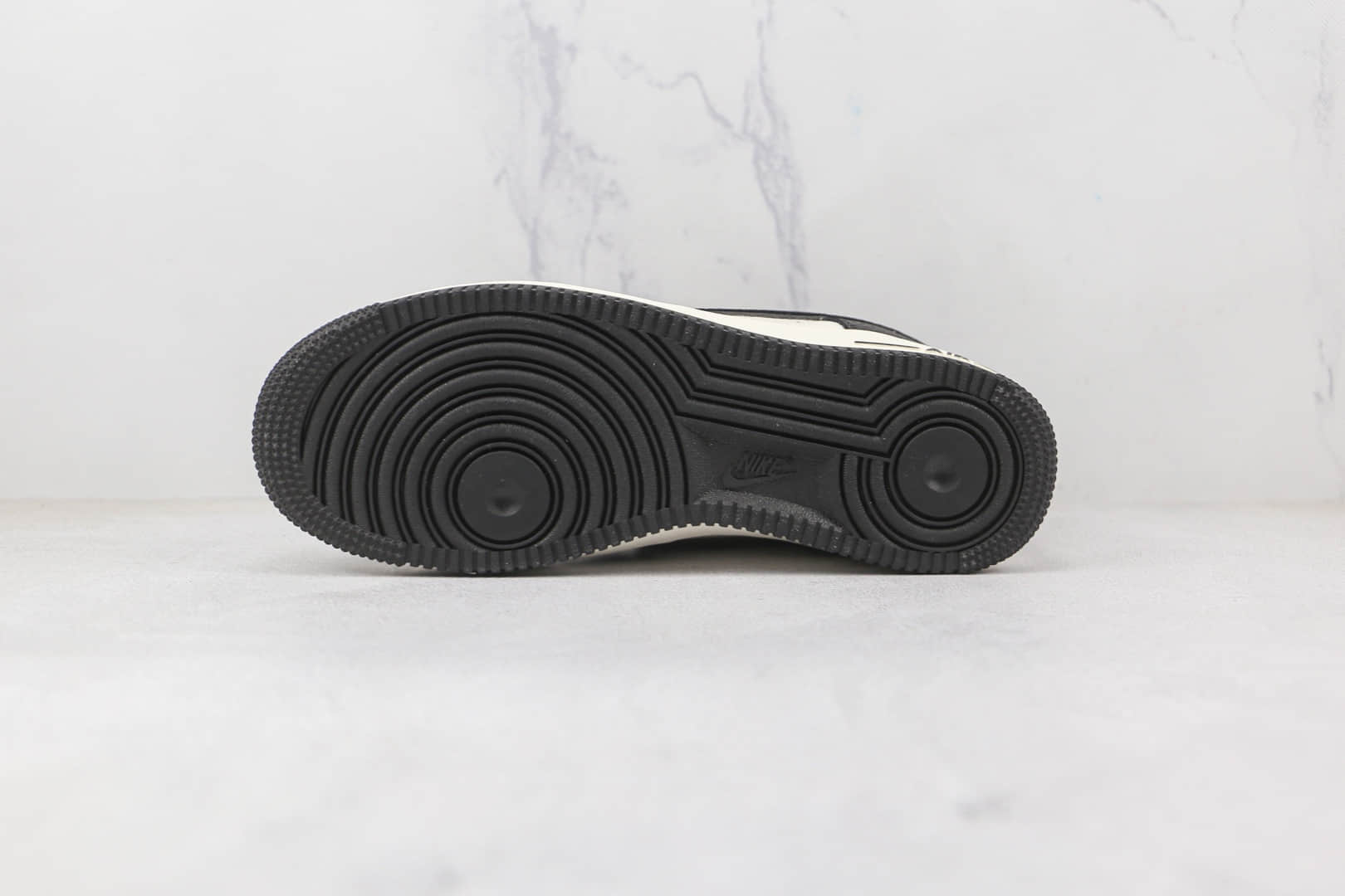 耐克Nike Air Force 1 07 Low纯原版本低帮空军一号黑白鞋带3M反光板鞋内置气垫 货号：ST2022-618