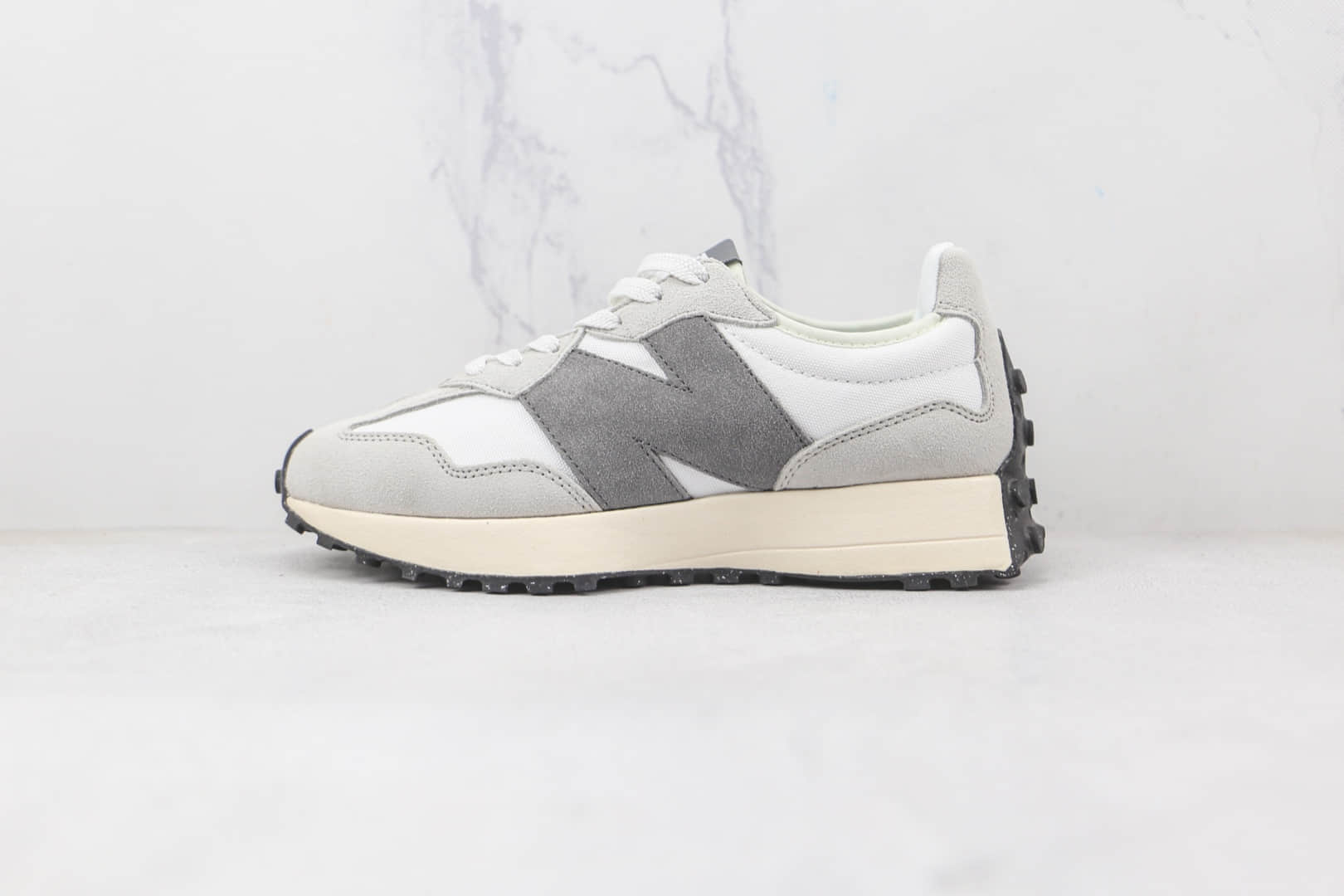 新百伦New Balance 327纯原版本白灰色NB327复古慢跑鞋原档案数据开发 货号：MS327WE