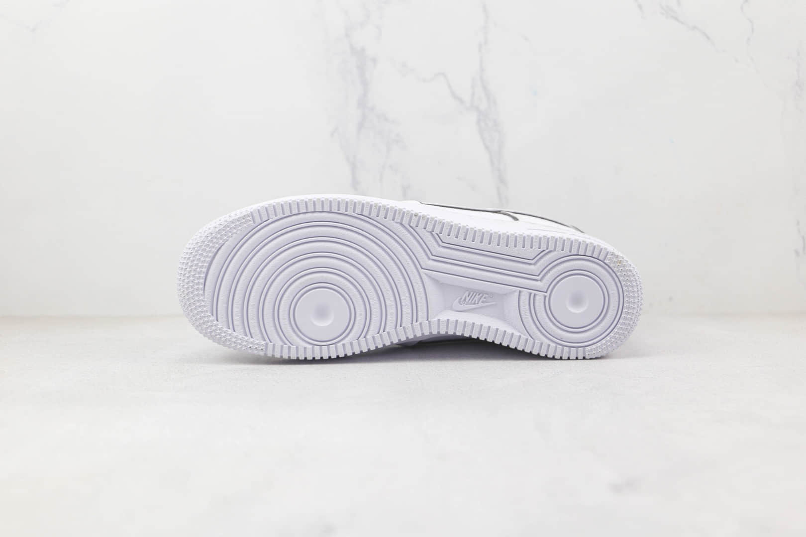 耐克Nike Air Force 1’07 Low纯原版本低帮空军一号斯图西黑缝线板鞋内置气垫 货号：BQ6425-109