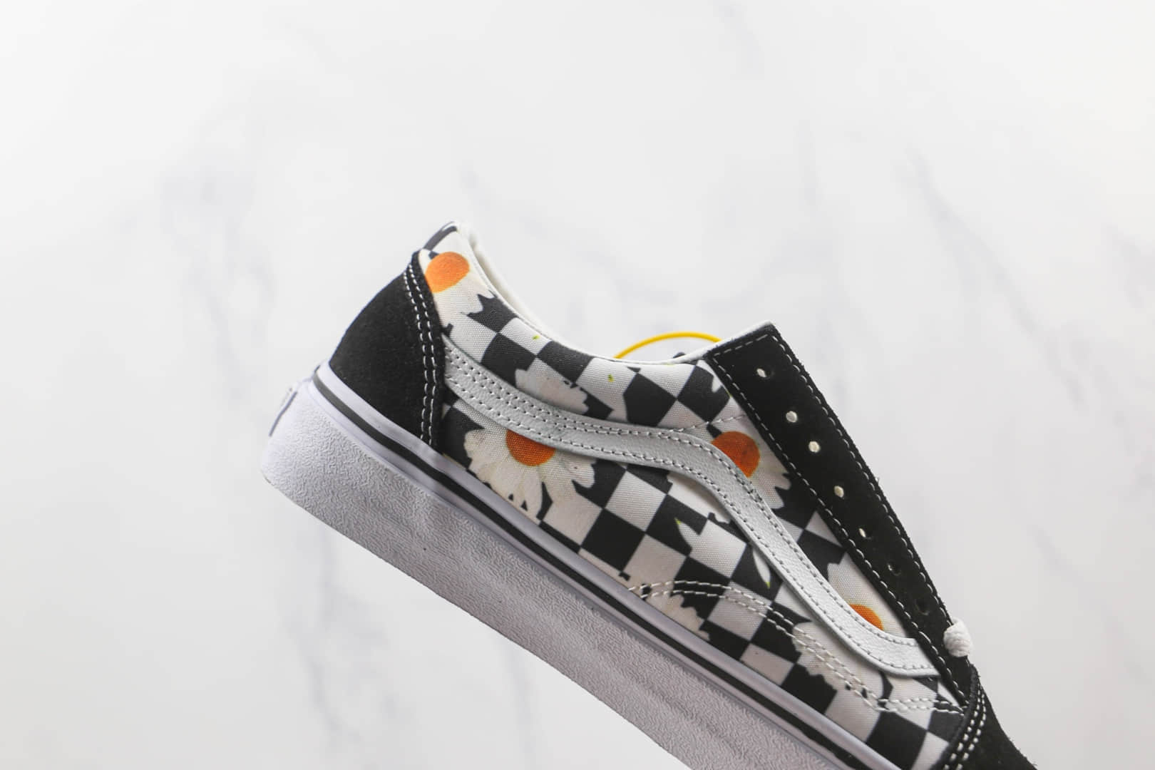 万斯Vans Old Skool公司级版本低帮黑白棋盘格小雏菊帆布鞋原盒原标 货号：VN0A5KRFB0B