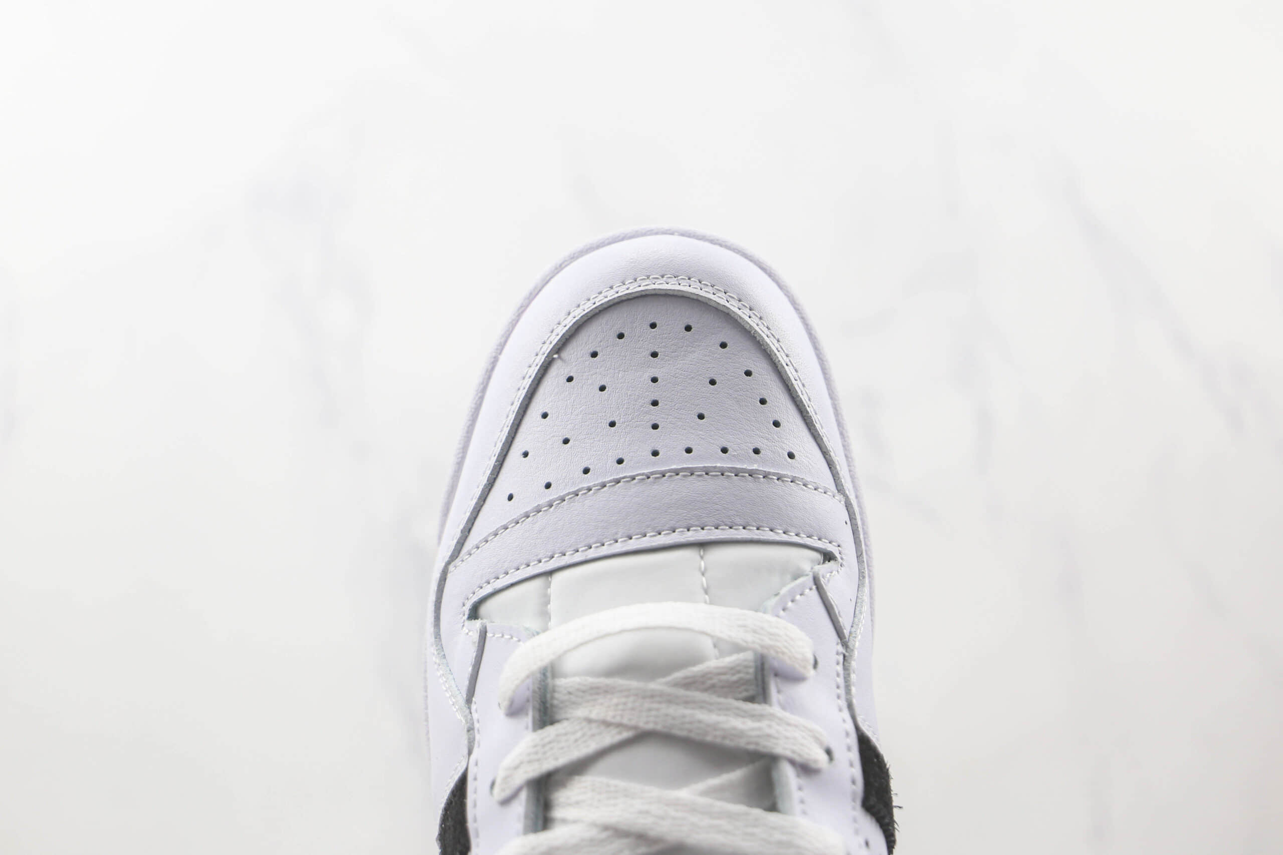 阿迪达斯adidas originals Forum 84 low纯原版本白黑Forum84复古板鞋原楦头纸板打造 货号：G25813