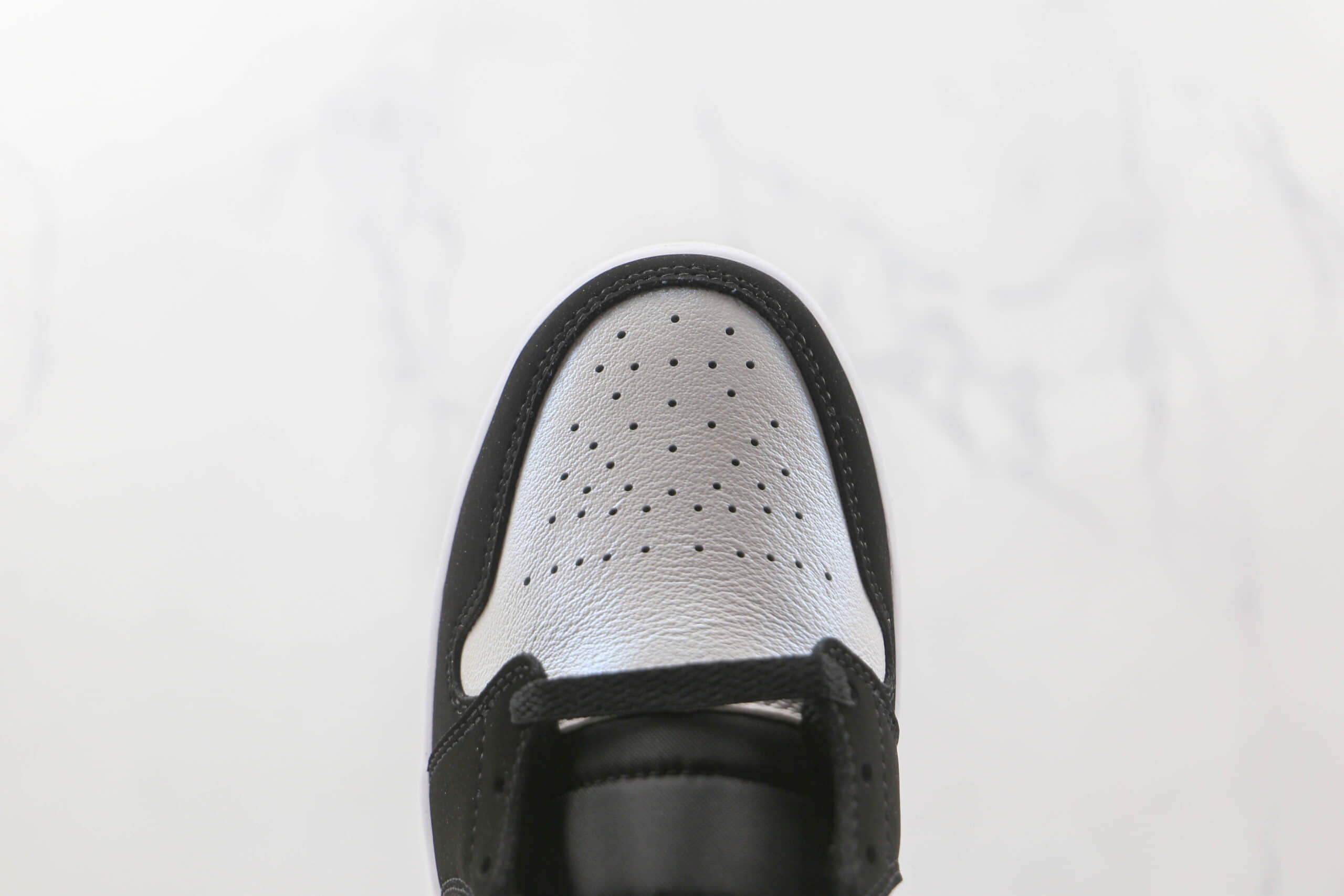 乔丹Air Jordan 1 Mid纯原版本中帮AJ1珠光黑白熊猫板鞋原盒原标 货号:DH6933-100