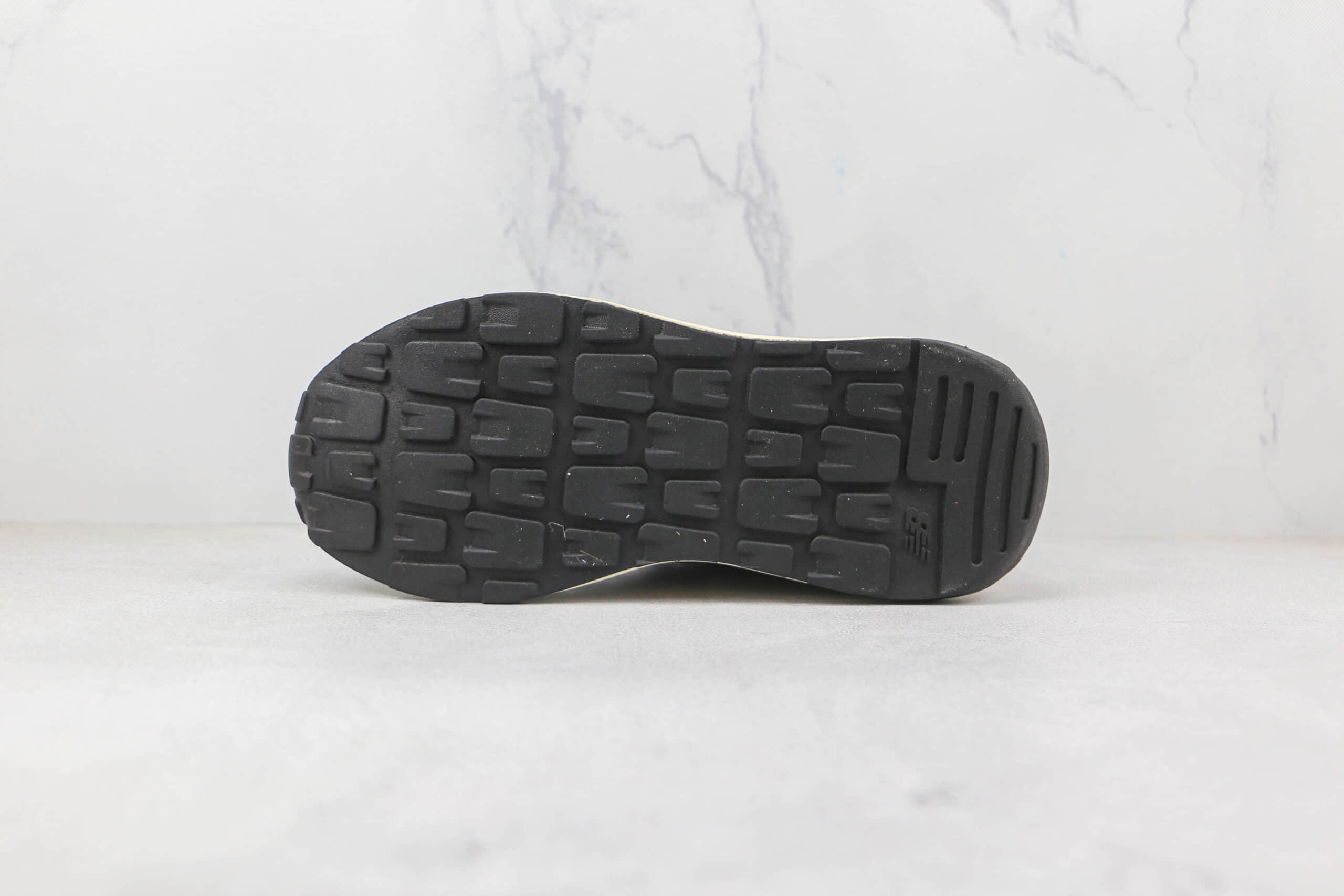 新百伦New Balance 5740纯原版本蓝色彩虹彩色拼接复古NB5740慢跑鞋原楦头纸板打造 货号：W5740PY1