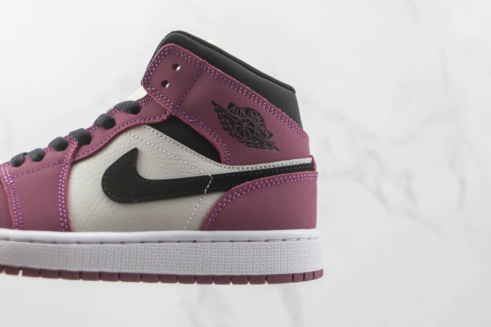 乔丹Air Jordan 1 Mid纯原版本中帮AJ1白酒红色篮球鞋原楦头纸板打造原盒原标 货号:DC7267-500