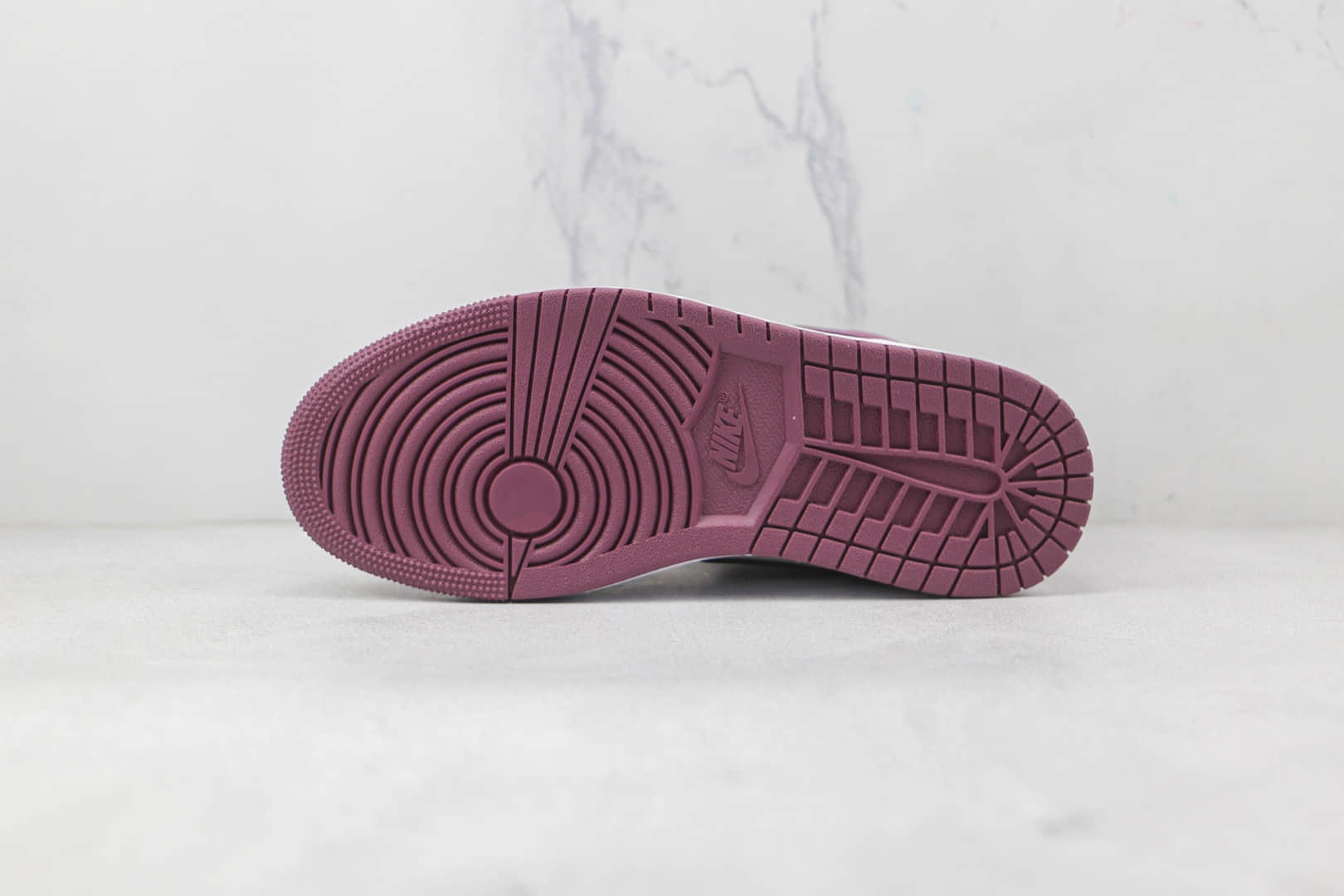 乔丹Air Jordan 1 Mid纯原版本中帮AJ1白酒红色篮球鞋原楦头纸板打造原盒原标 货号:DC7267-500