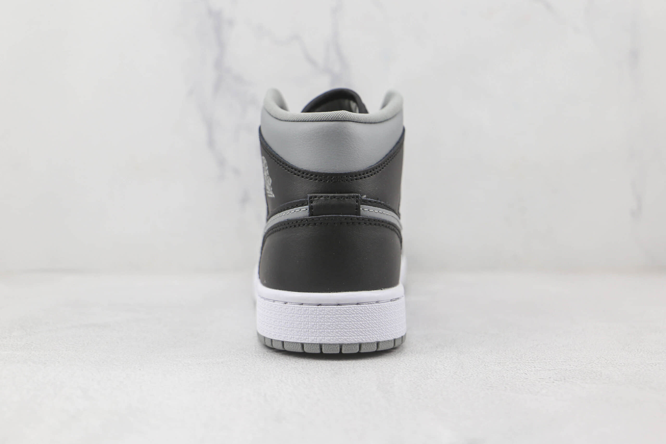 乔丹Air Jordan 1 Mid纯原版本中帮AJ1黑灰篮球鞋原档案数据开发 货号:BQ6472-007