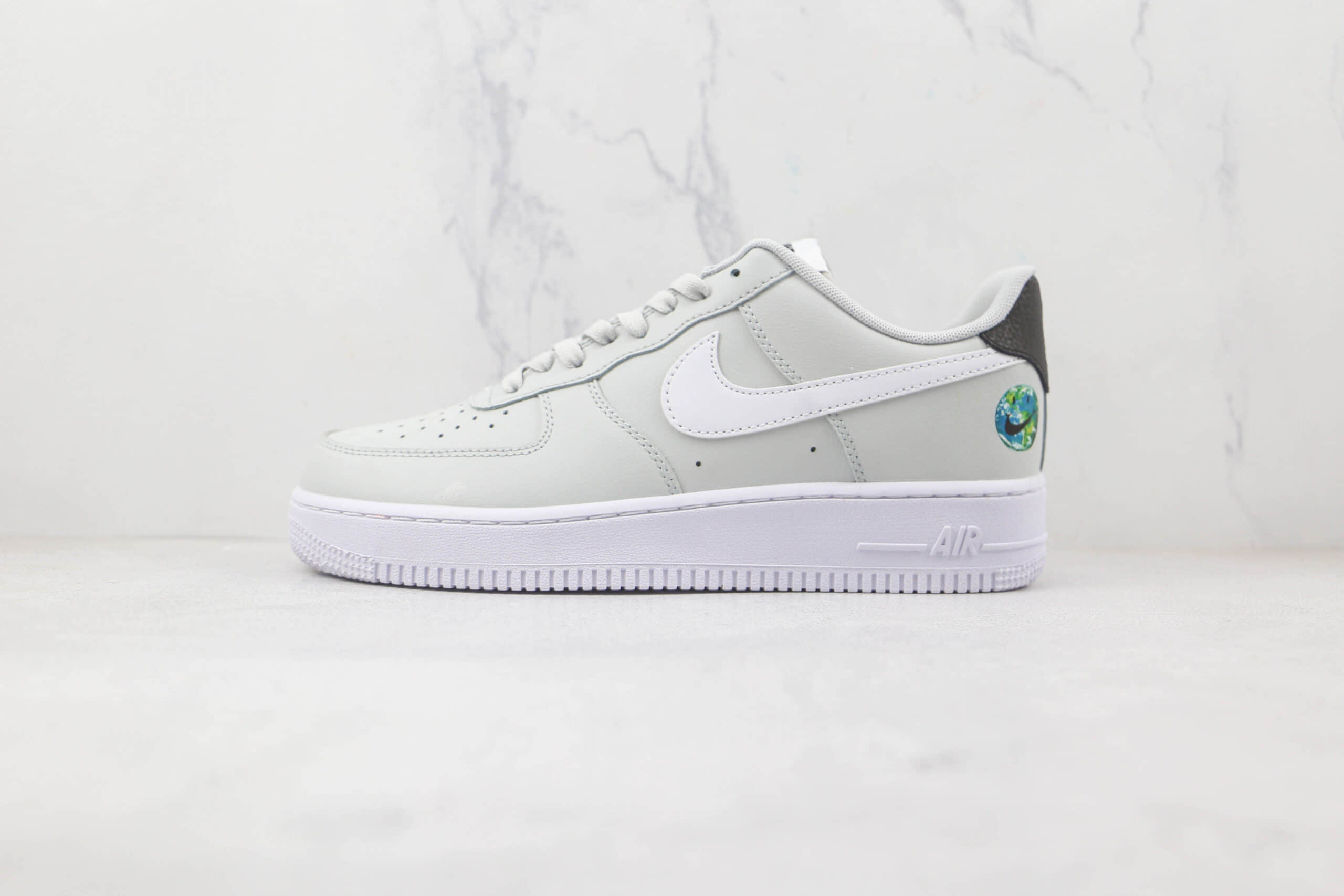 耐克Nike Air Force 1’07 Low纯原版本低帮空军一号笑脸图案板鞋内置气垫 货号:DM0118-001