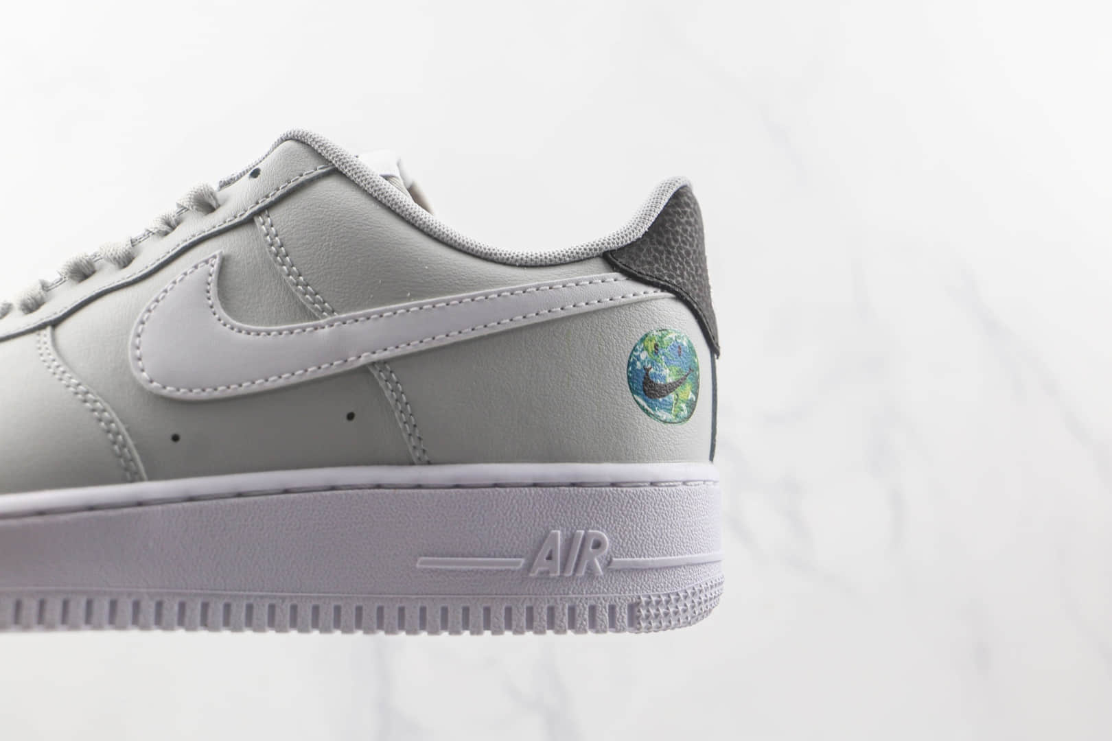 耐克Nike Air Force 1’07 Low纯原版本低帮空军一号笑脸图案板鞋内置气垫 货号:DM0118-001