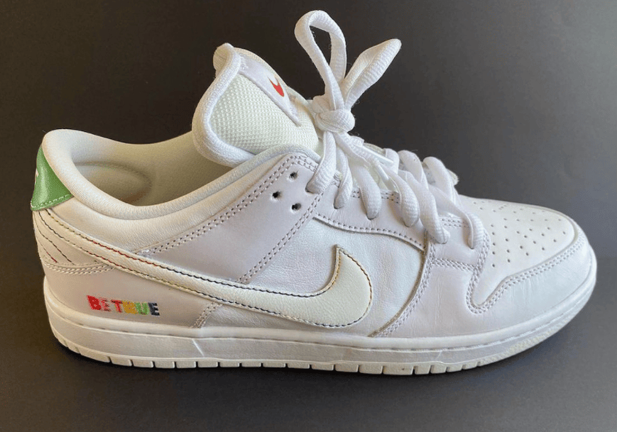 鸳鸯设计+彩虹渐变！全新Nike SB Dunk Low实物释出！