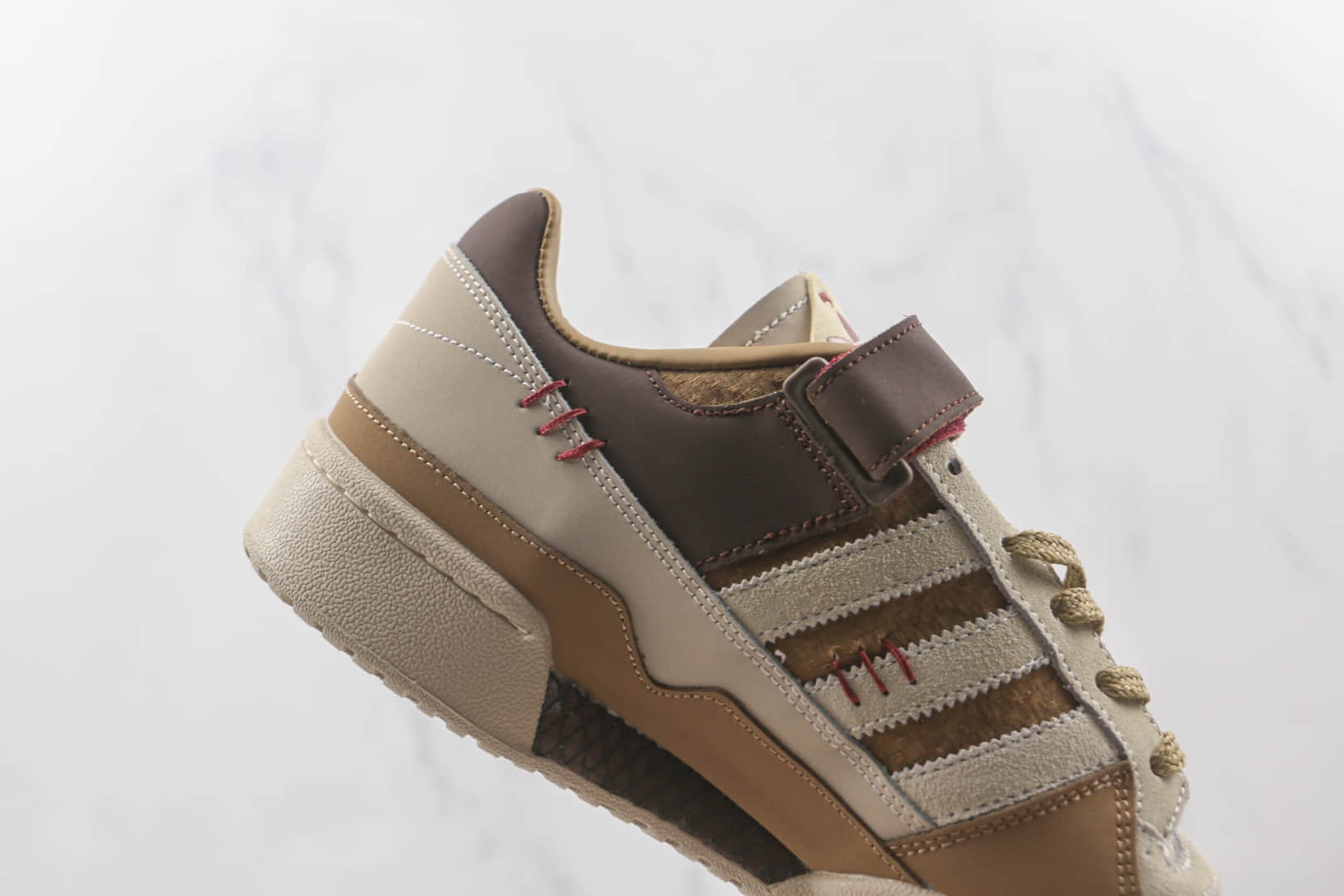 阿迪达斯Adidas originals Forum 84 low纯原版本低帮魔术贴Forum84复古板鞋原楦头纸板打造 货号：GV6710