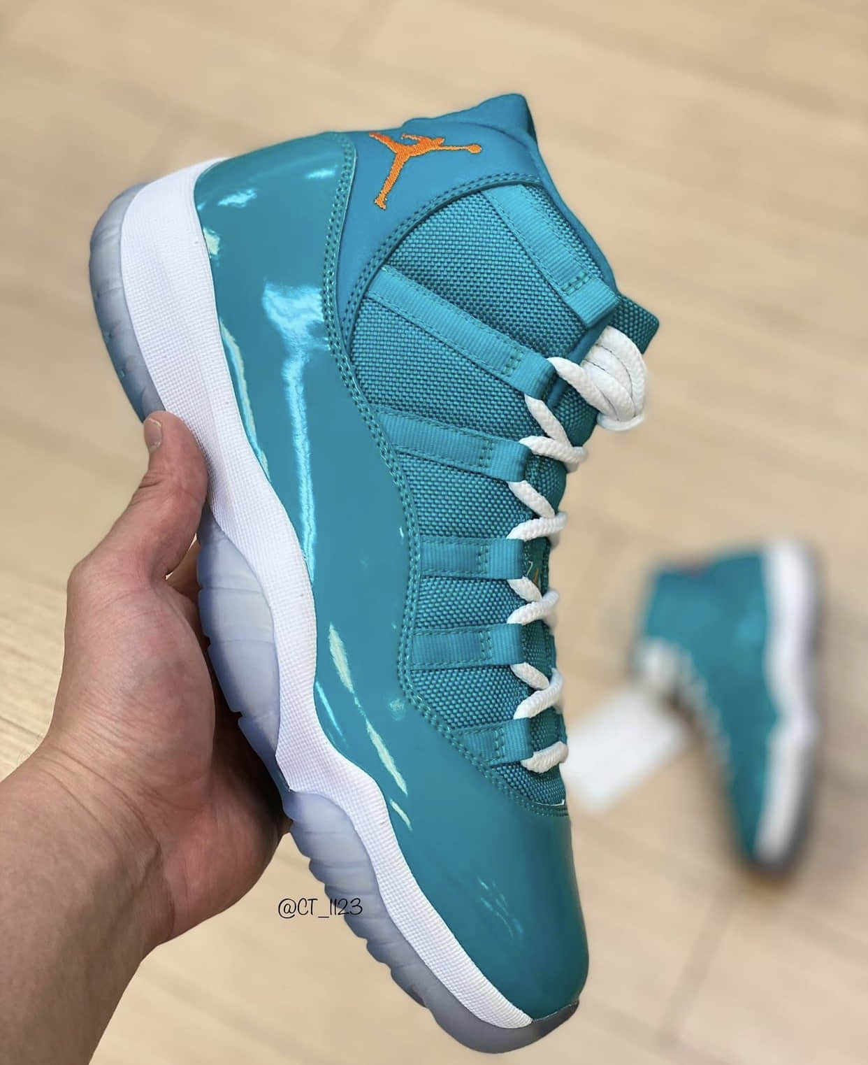 “海豚”AJ11 Sample实物曝光！会市售吗？