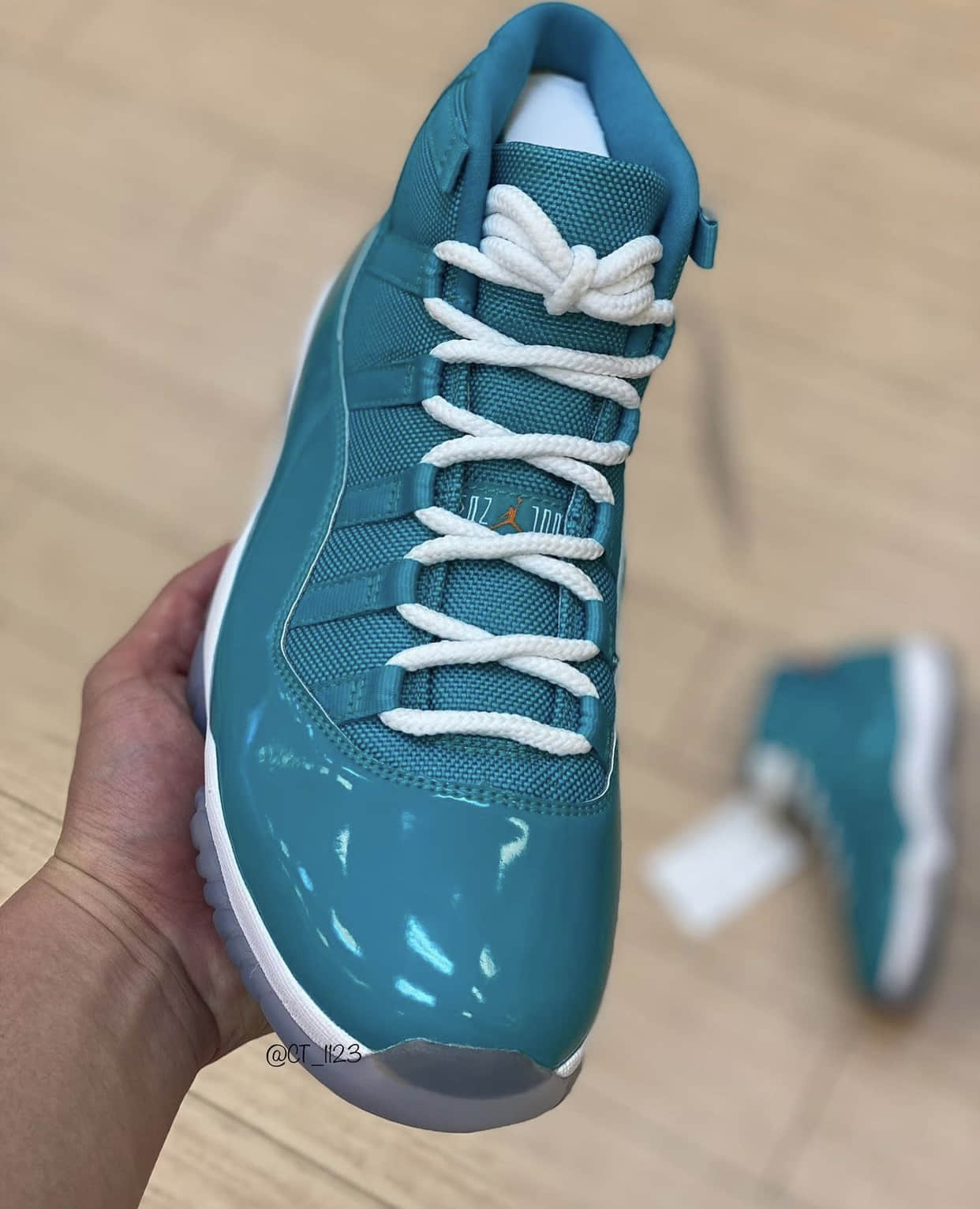 “海豚”AJ11 Sample实物曝光！会市售吗？