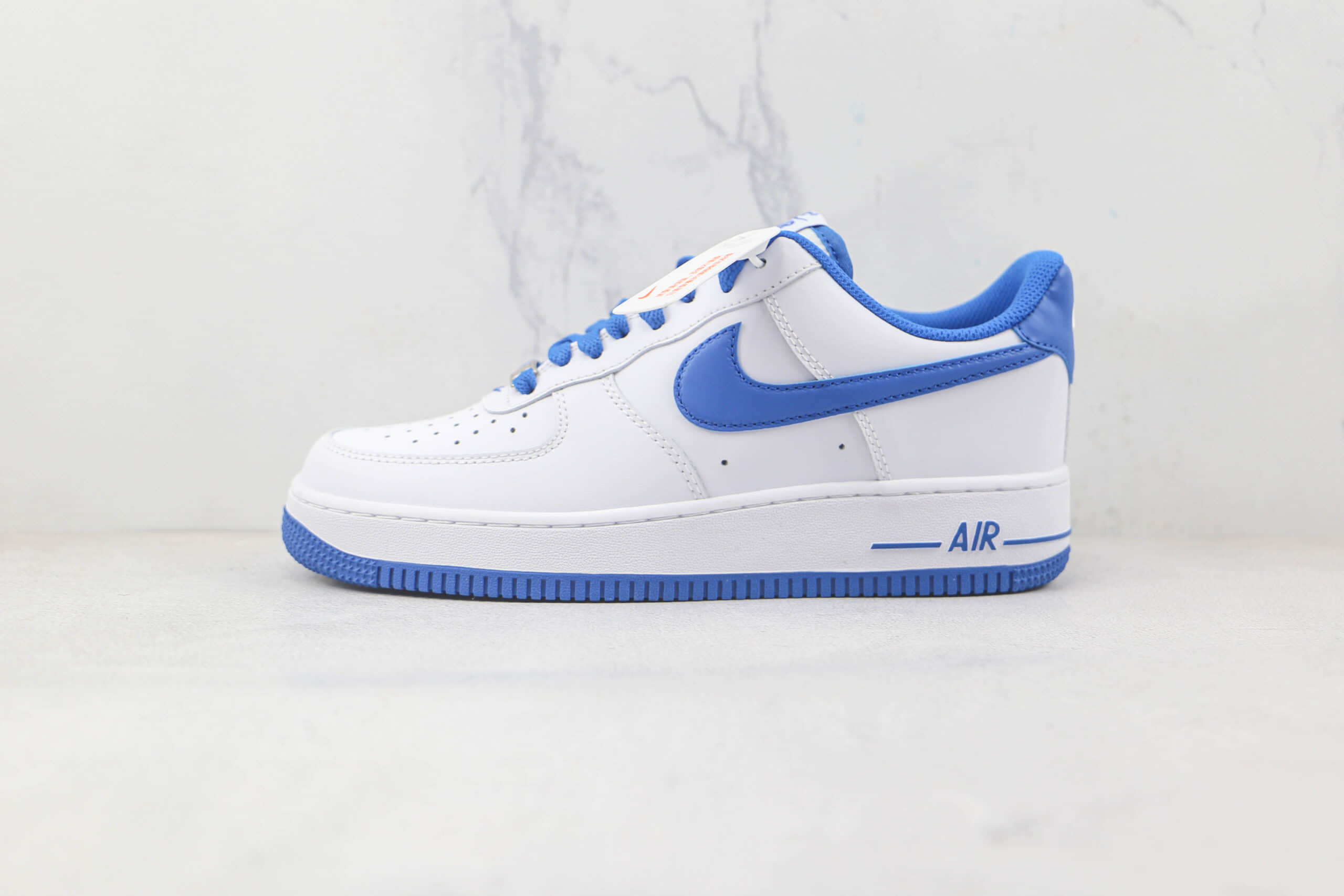 耐克Nike Air Force 1’07 Low纯原版本低帮空军一号白蓝色板鞋原楦头纸板打造 货号：DH7561-104