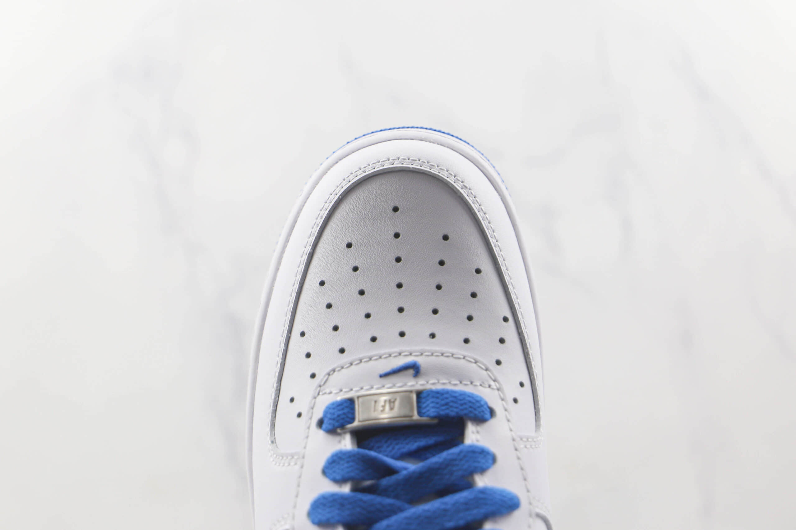 耐克Nike Air Force 1’07 Low纯原版本低帮空军一号白蓝色板鞋原楦头纸板打造 货号：DH7561-104