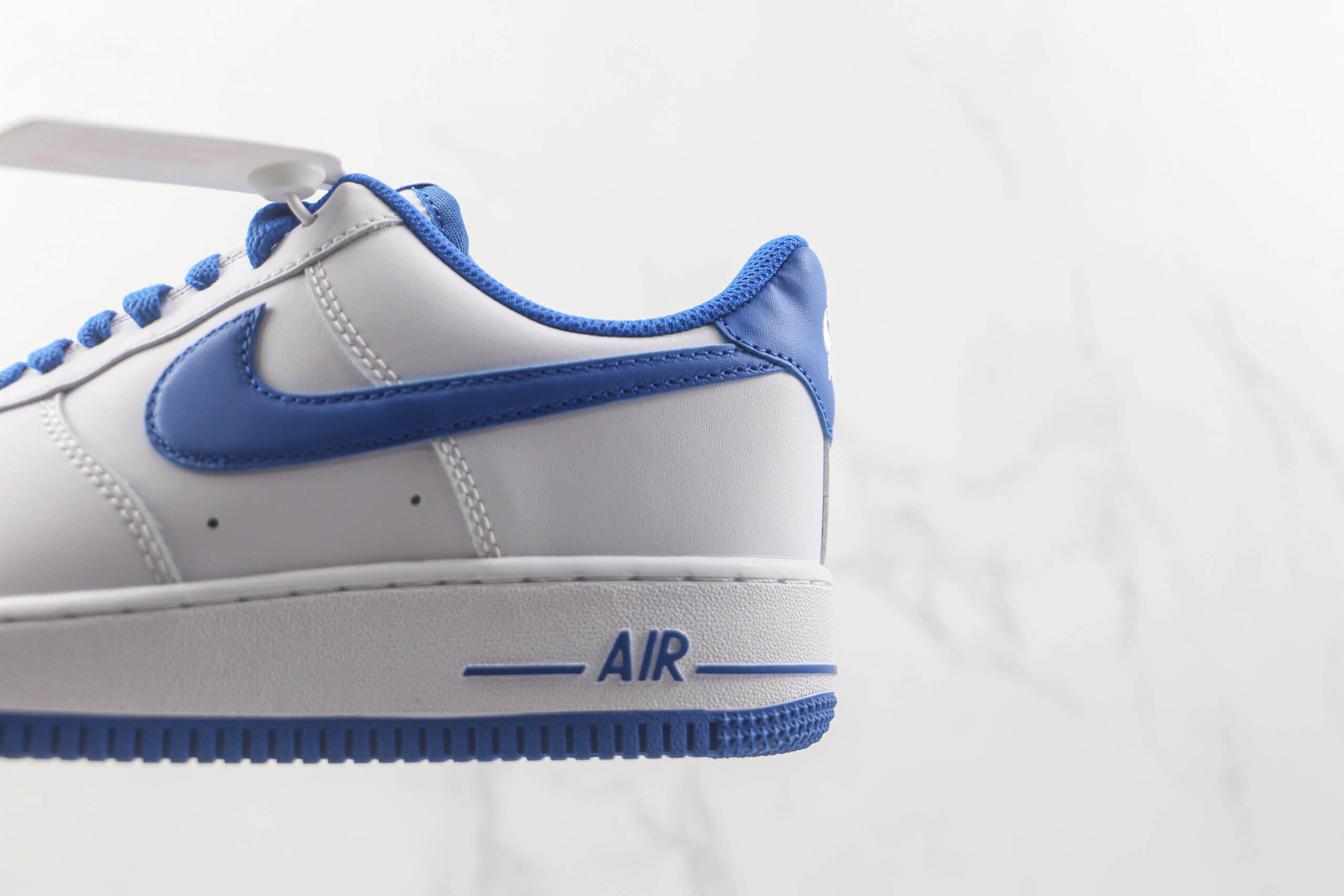耐克Nike Air Force 1’07 Low纯原版本低帮空军一号白蓝色板鞋原楦头纸板打造 货号：DH7561-104