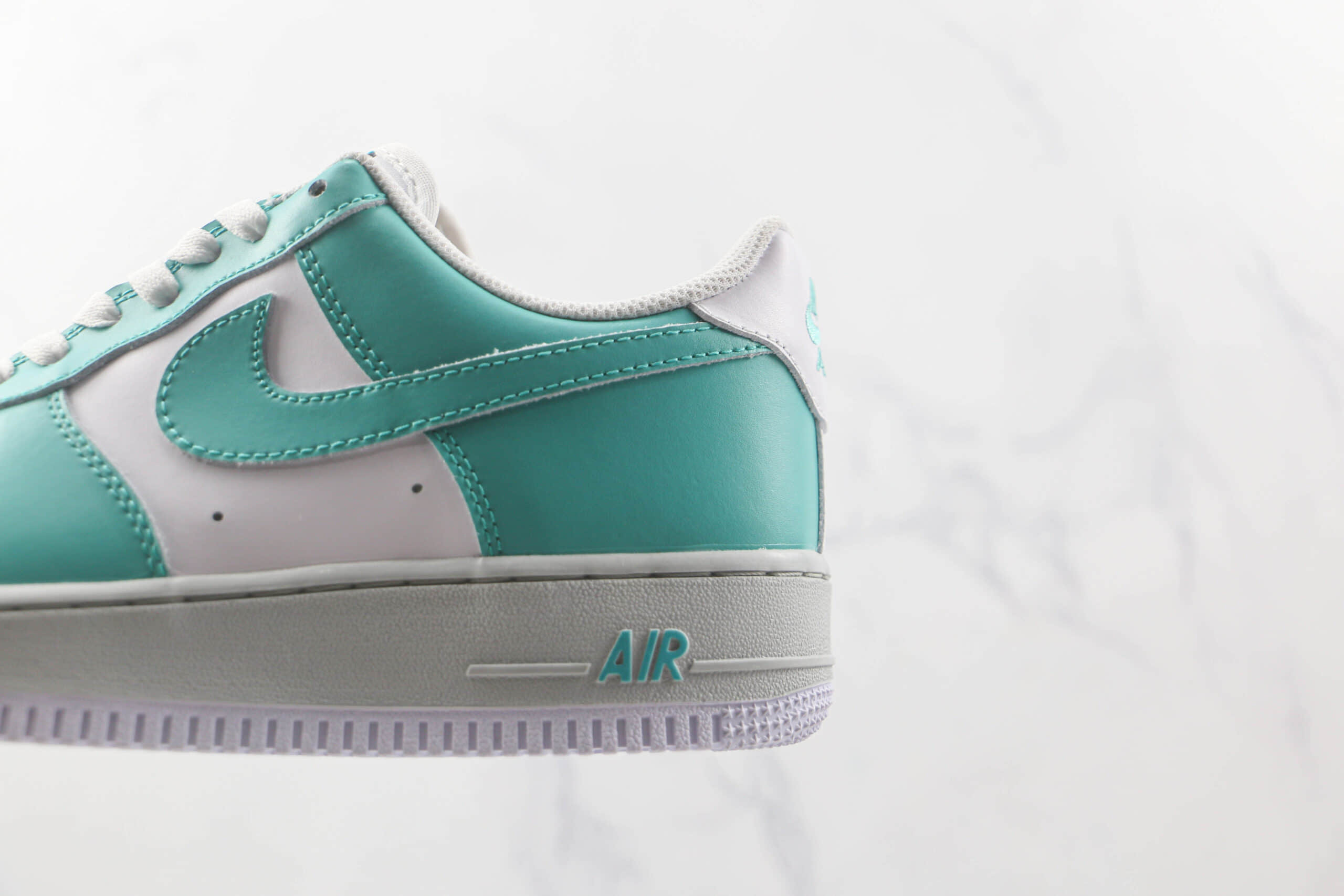 耐克Nike Air Force 1’07 Low纯原版本低帮空军一号蒂芙尼绿配色板鞋内置气垫 货号：DO7416-991