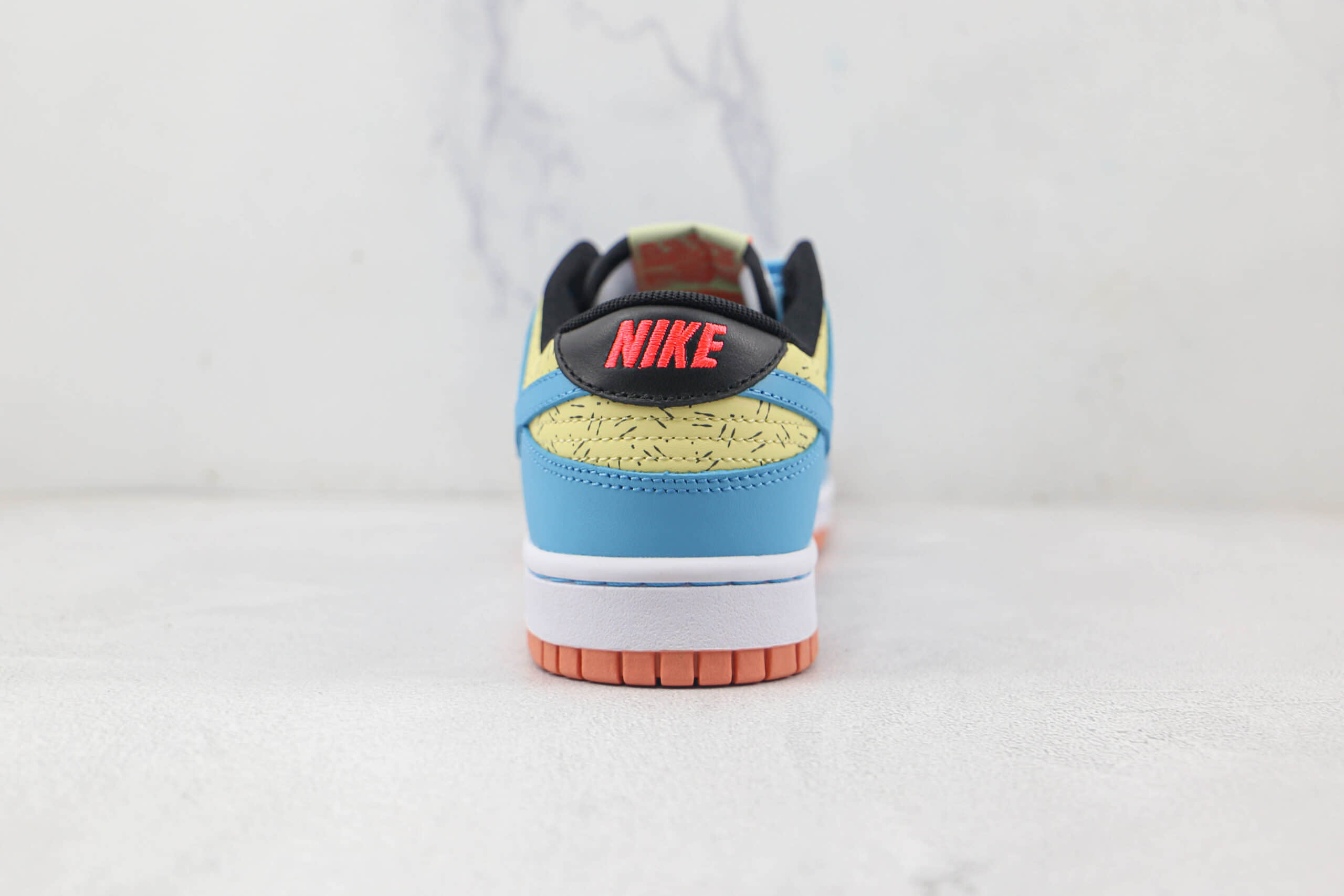 耐克Nike SB Dunk Low Pro纯原版本低帮SB DUNK白蓝欧文板鞋原档案数据开发 货号：DN4179-400
