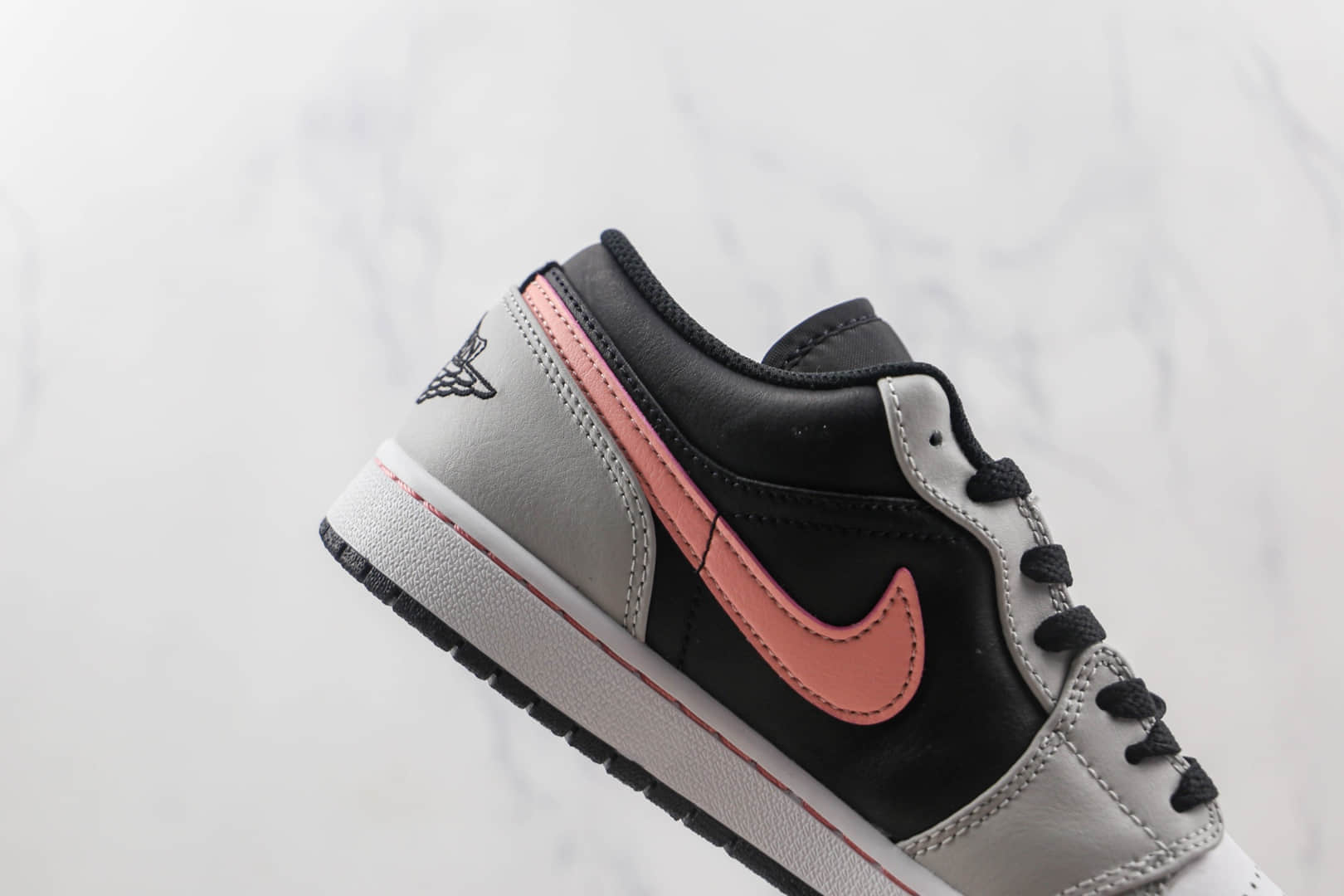 乔丹Air Jordan 1 Low Shadow Toe纯原版本低帮AJ1灰粉板鞋内置气垫原盒原标 货号：553558-062