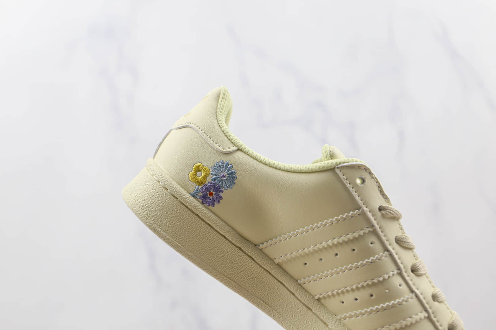 阿迪达斯Adidas Originals Superstar纯原版本三叶草贝壳头柠檬黄配色板鞋原楦头纸板打造 货号:GX2171