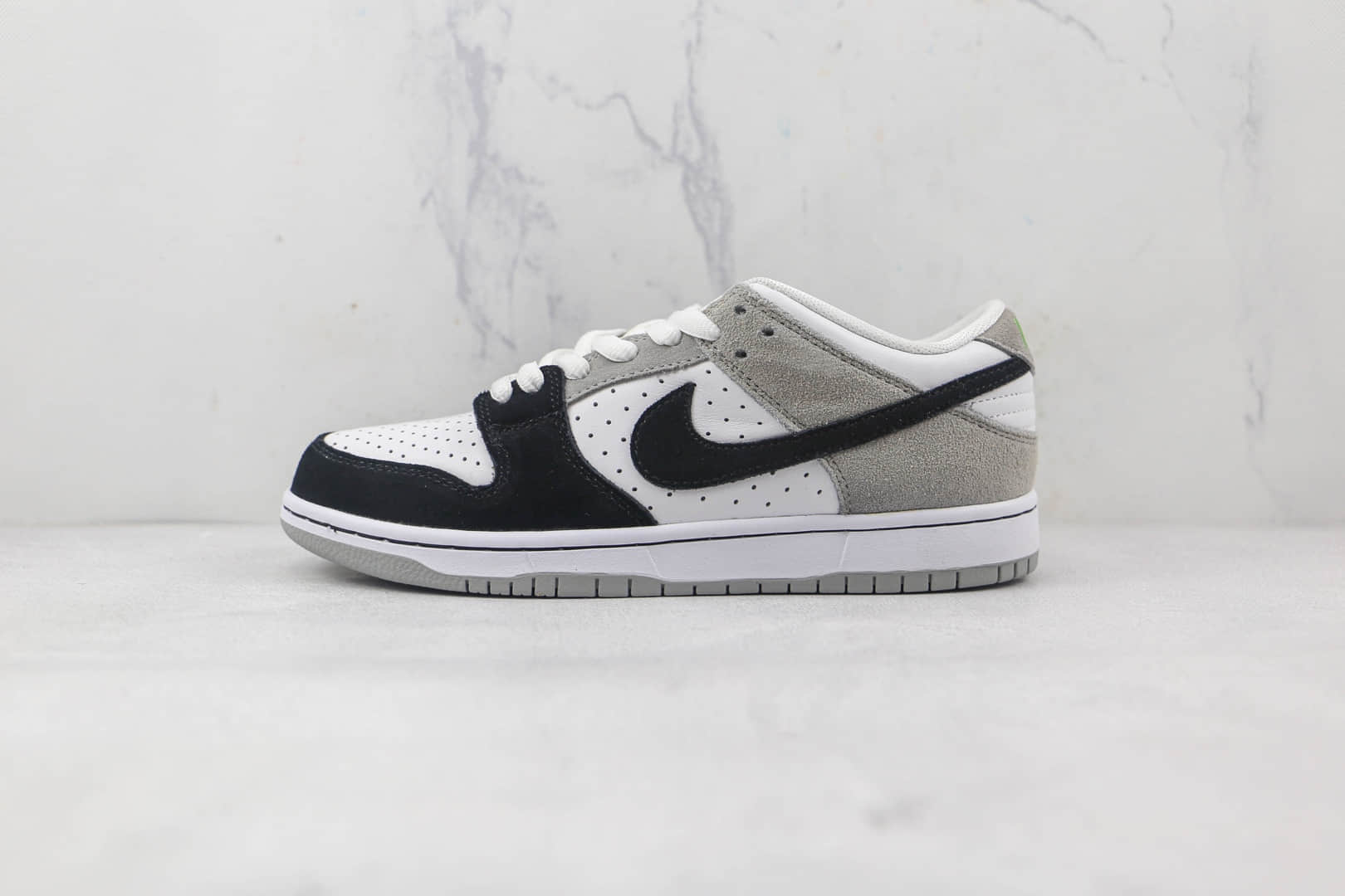 耐克Nike Dunk SB Chlorophyll纯原版本低帮SB DUNK灰白黑叶绿素配色板鞋原楦头纸板打造 货号：BQ6817-011