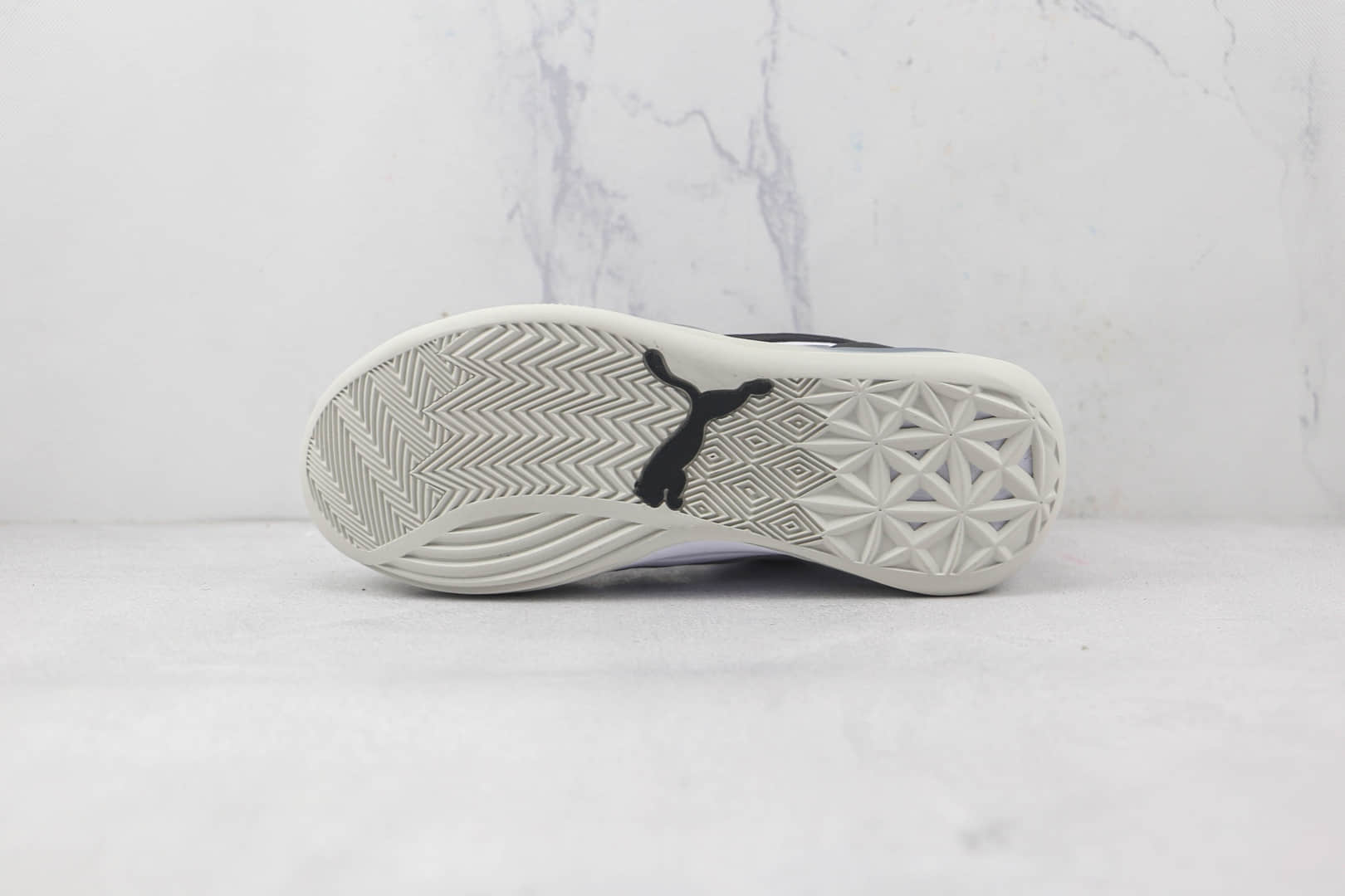 彪马PUMAClyde Hardwood纯原版本库兹马系列白黑浅灰篮球鞋原档案数据开发 货号：19366301