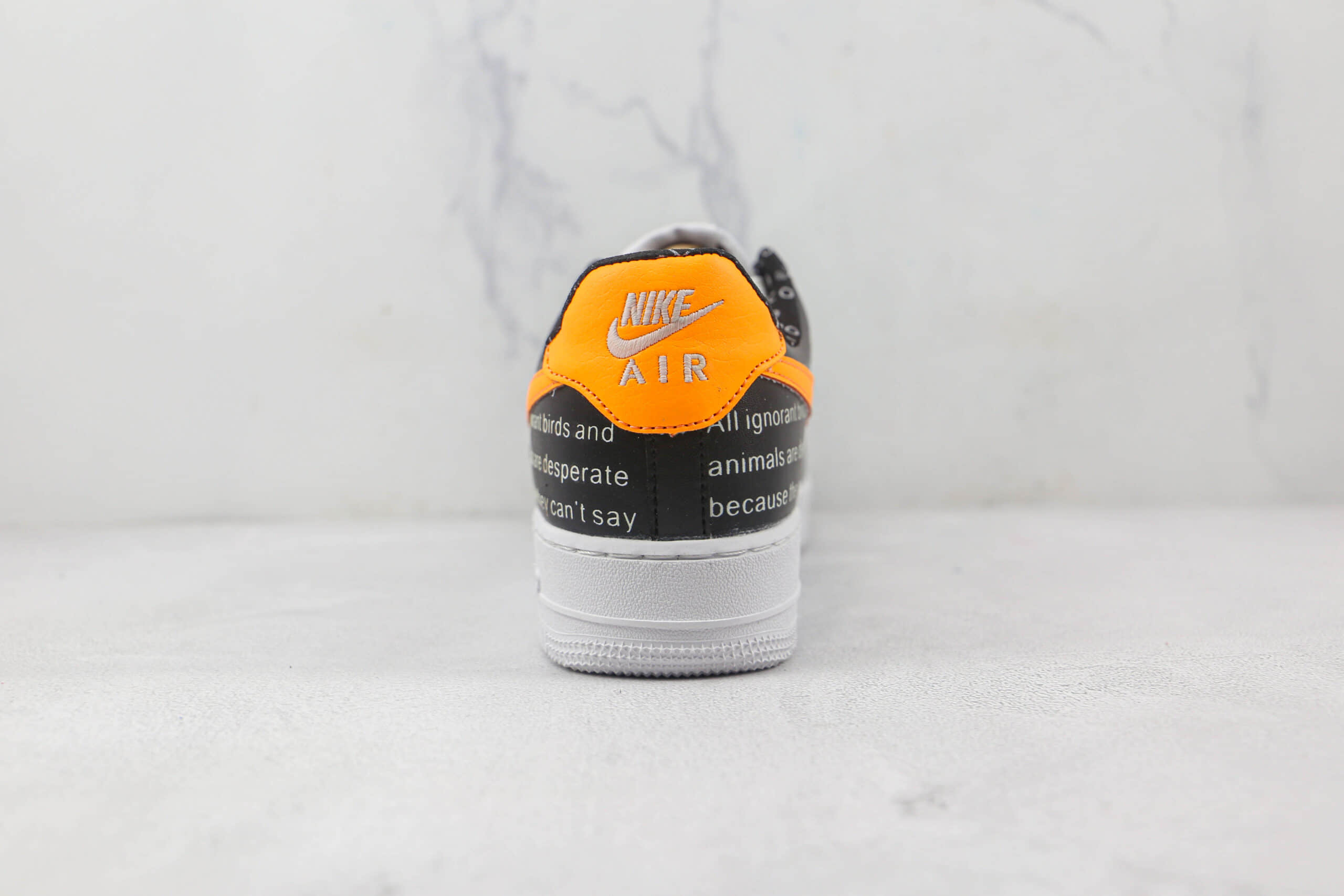 耐克Nike Air Force 1’07 Low纯原版本低帮空军一号黑绿字母板鞋内置气垫 货号：CI0057-100