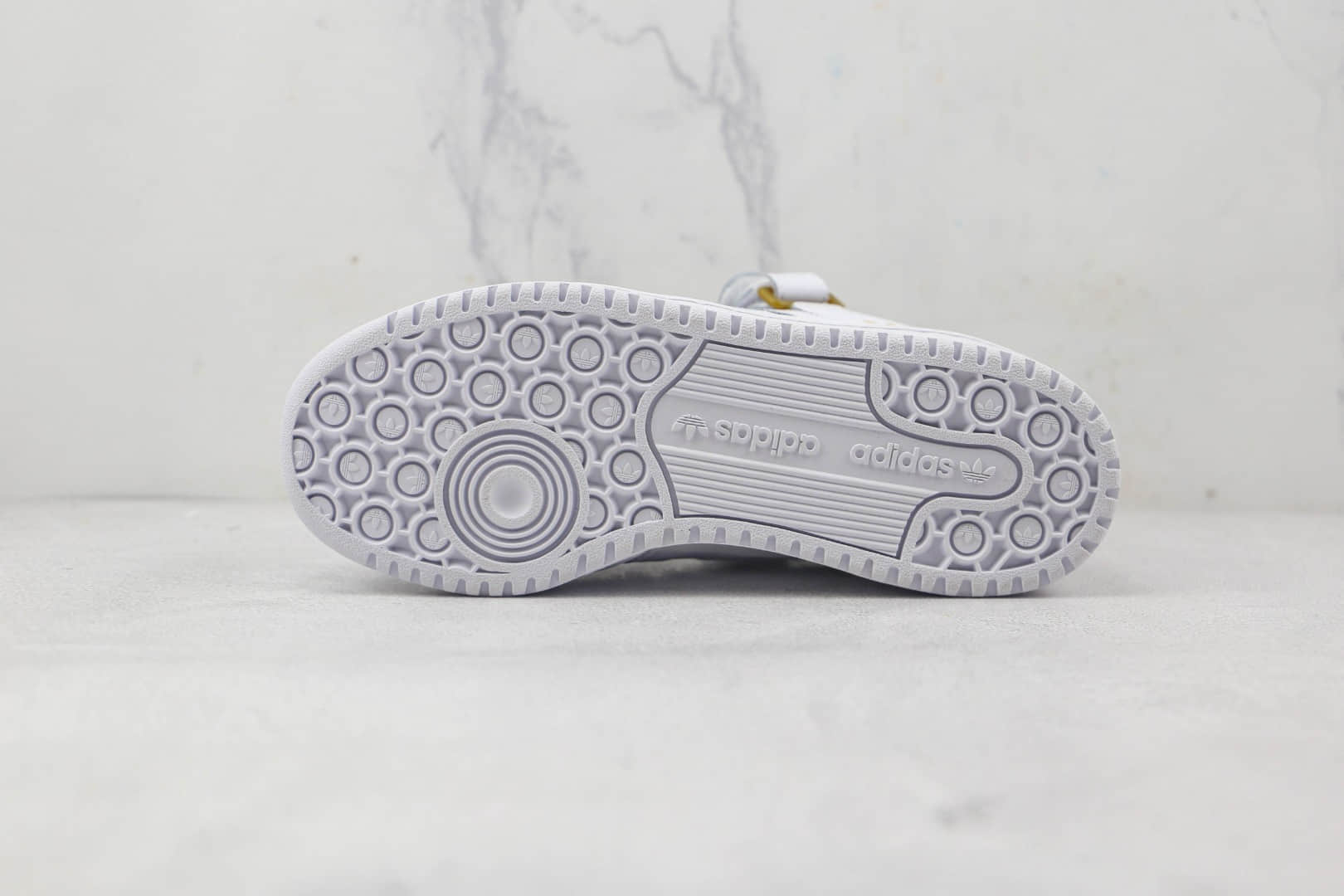 阿迪达斯Adidas originals Forum 84 low纯原版本复古Forum84白金色板鞋原档案数据开发 货号：GZ6379