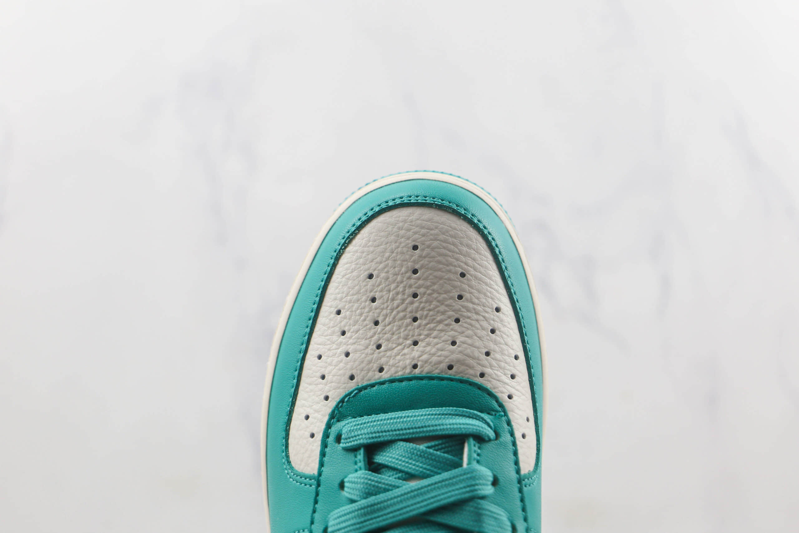 耐克Nike Air Force 1 07 Low莆田纯原复刻低帮空军一号白绿黑钩板鞋内置气垫 货号：GH5696-302