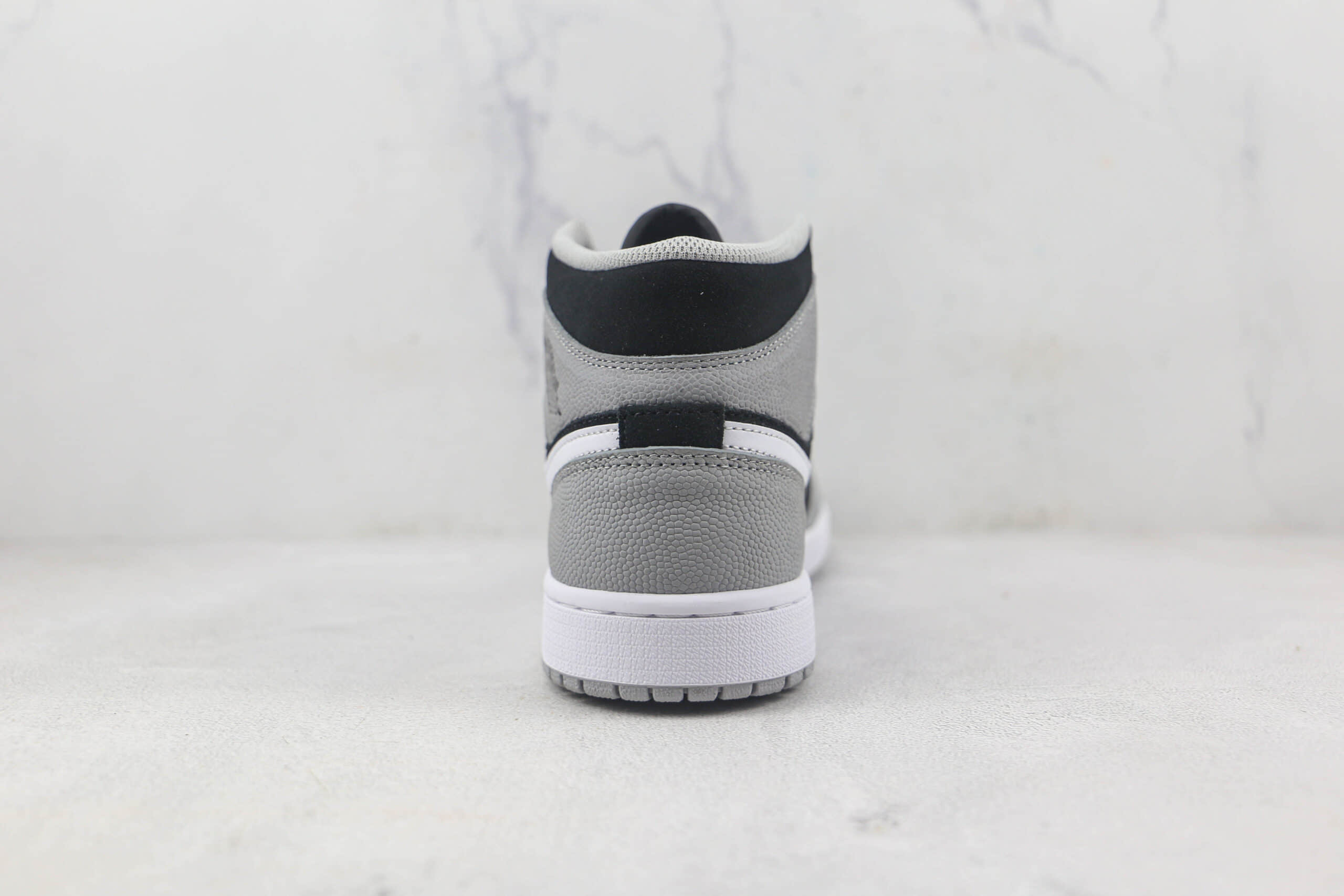 乔丹Air Jordan 1 Mid Elephant Toe莆田纯原复刻版本中帮AJ1黑灰爆裂纹板鞋原楦头纸板打造 货号：DM1200-016