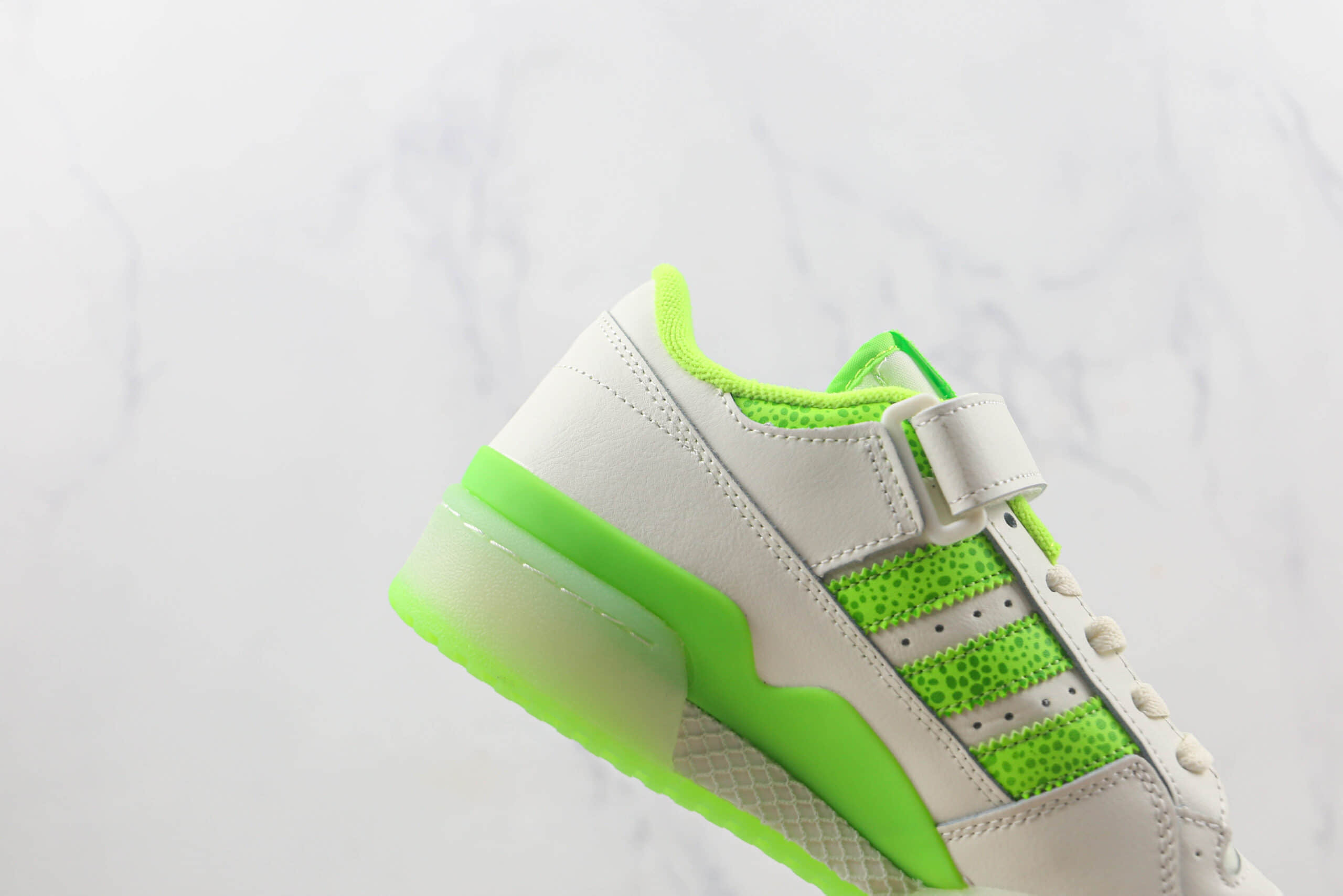 阿迪达斯Adidas originals Forum 84 low莆田纯原复刻版本Forum84魔术贴白绿色复古板鞋原楦头纸板打造 货号：FY8018