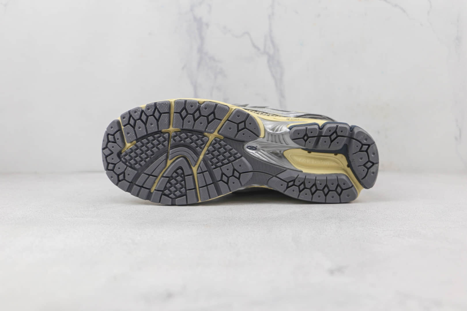 新百伦New Balance 1906天花板NB1906纯原复刻复古慢跑鞋原档案数据开发 货号：M1906RTI