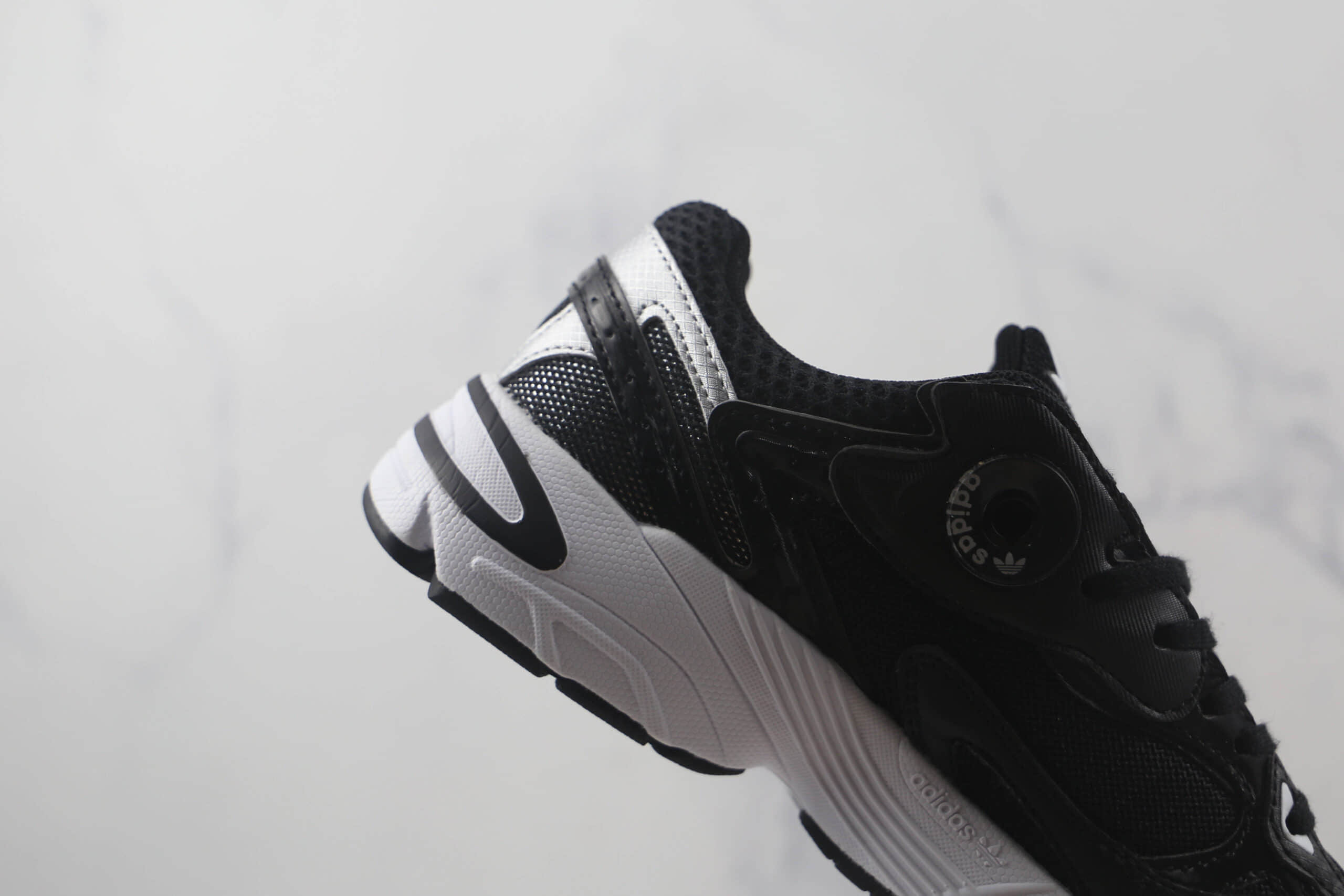 阿迪达斯adidas original Astir莆田纯原复刻三叶草Astir系列黑白色慢跑鞋原楦头纸板打造 货号:GY5260