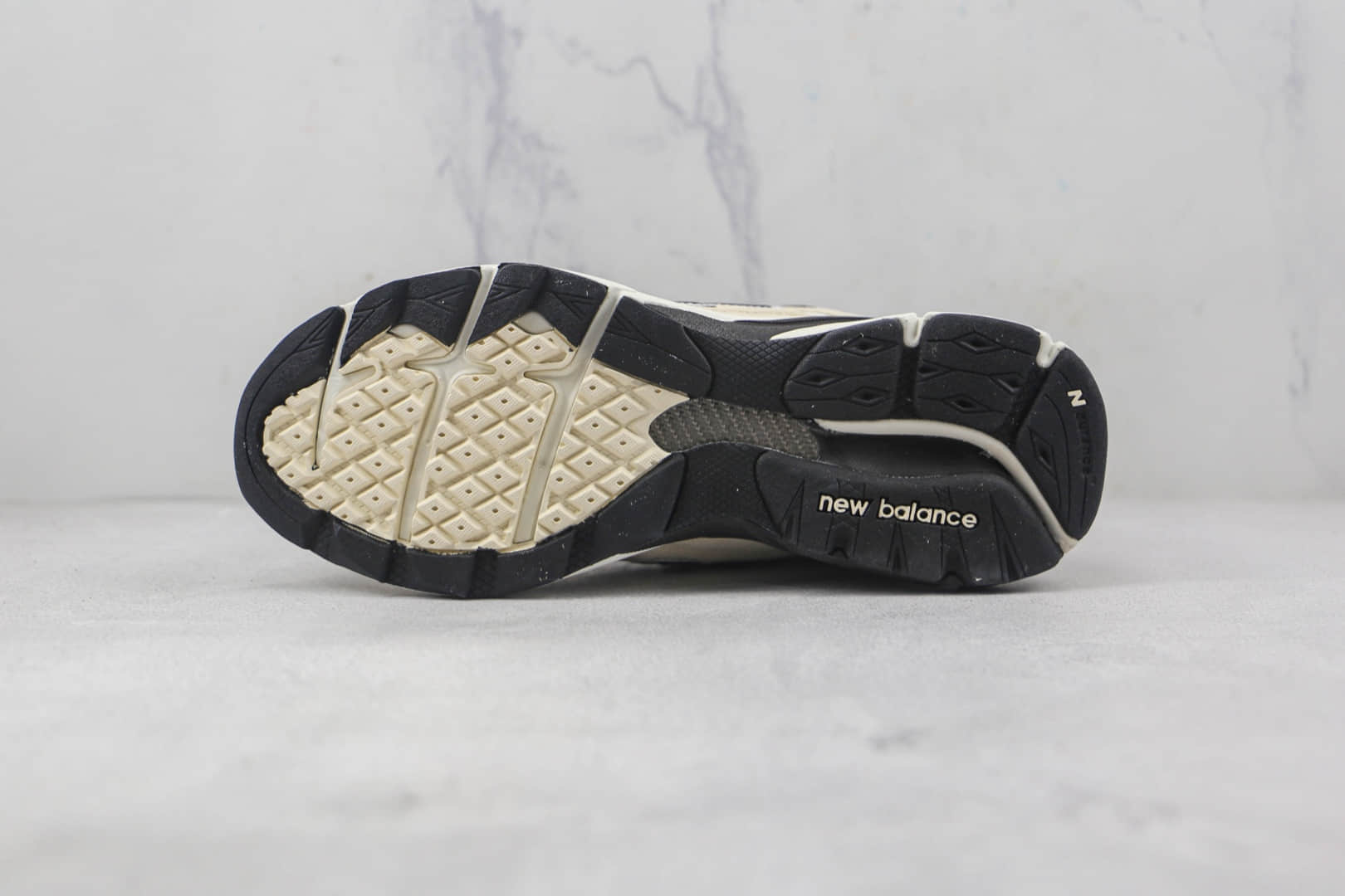 新百伦New Balance 990V4天花板纯原版本NB990V4碳板复古跑步鞋原档案数据开发 货号：M990AD3