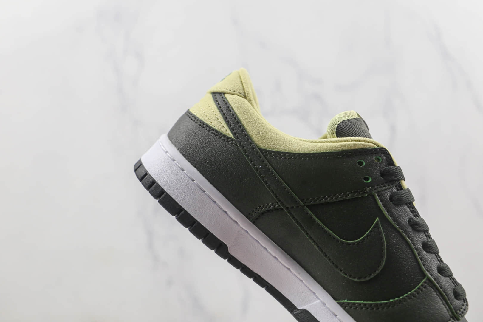耐克Nike SB Dunk Low Avocado莆田纯原复刻低帮SB DUNK墨绿牛油果配色板鞋原楦头纸板打造 货号：DM7606-300