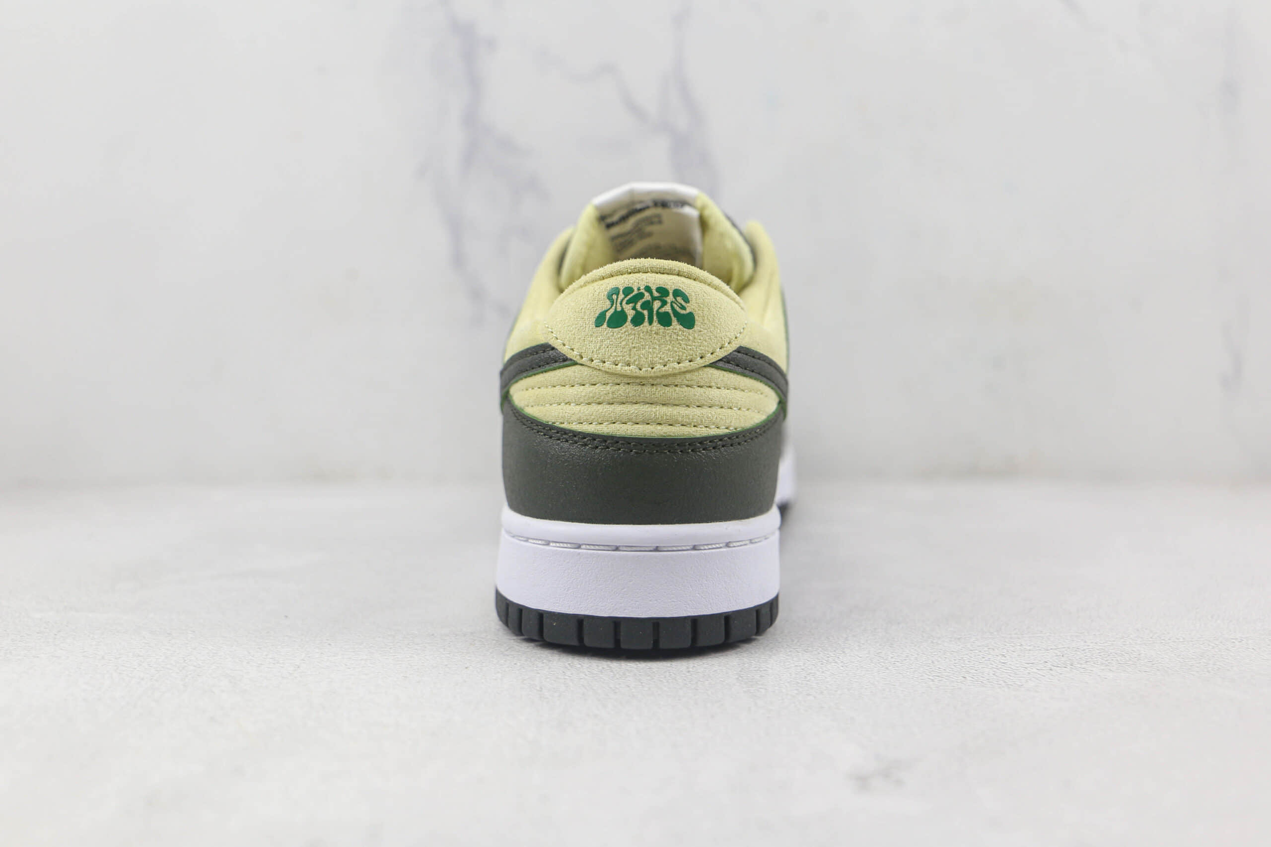耐克Nike SB Dunk Low Avocado莆田纯原复刻低帮SB DUNK墨绿牛油果配色板鞋原楦头纸板打造 货号：DM7606-300