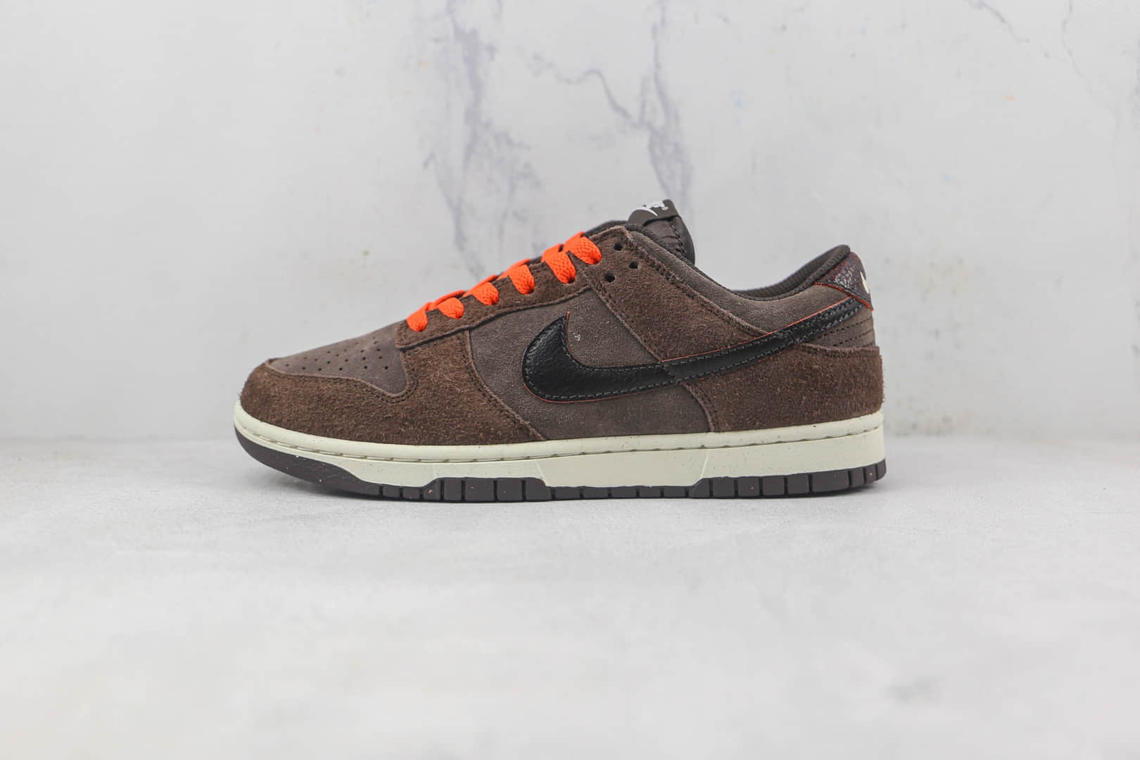 耐克Nike SB Dunk Low莆田天花板SB DUNK巧克力色低帮板鞋原档案数据开发原盒原标 货号：CQ8801-200