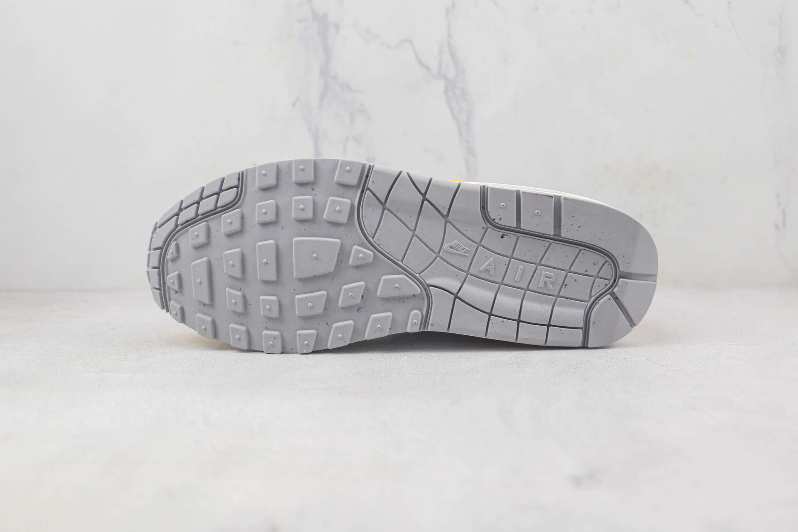 耐克Nike Air Max 1 S莆田纯原复刻版本Max1灰白黄色气垫鞋原档案数据开发 货号:DX2954-001