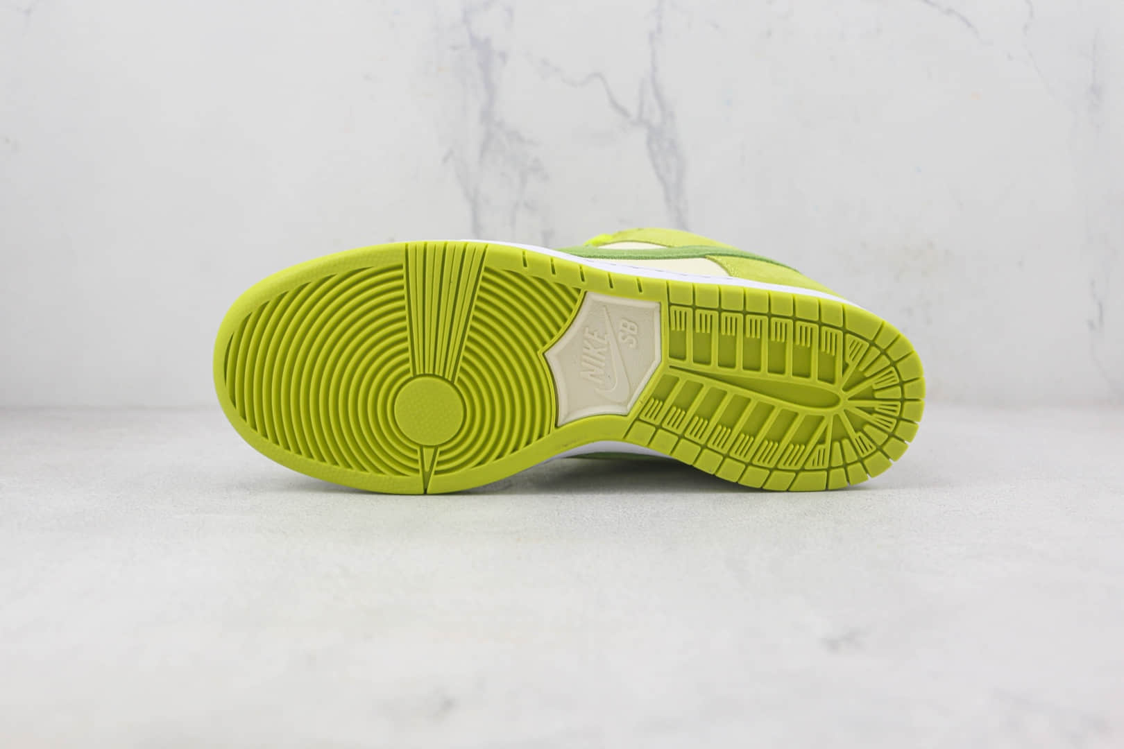 耐克Nike SB Dunk Low莆田天花板sb dunk苹果绿配色板鞋内置气垫原盒原标 货号：DM0807-300