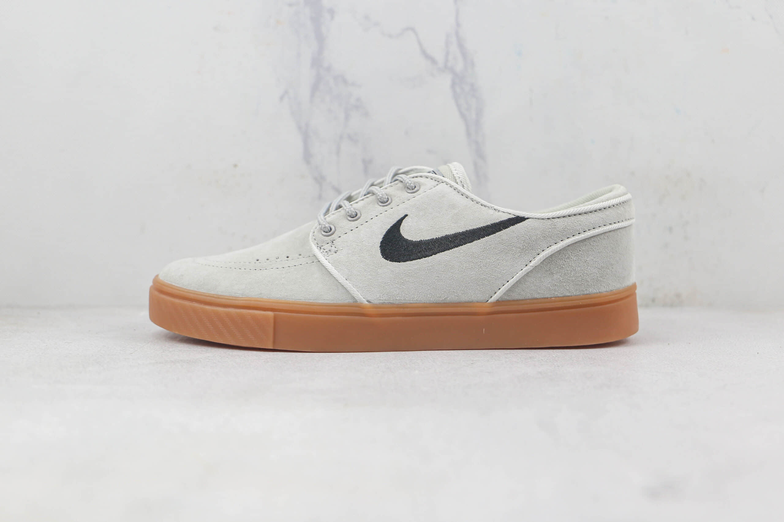 耐克Nike SB Blazer Zoom Mid QS莆田纯原复刻版本中帮开拓者灰黑生胶复古低帮板鞋原档案数据开发 货号:633014-006