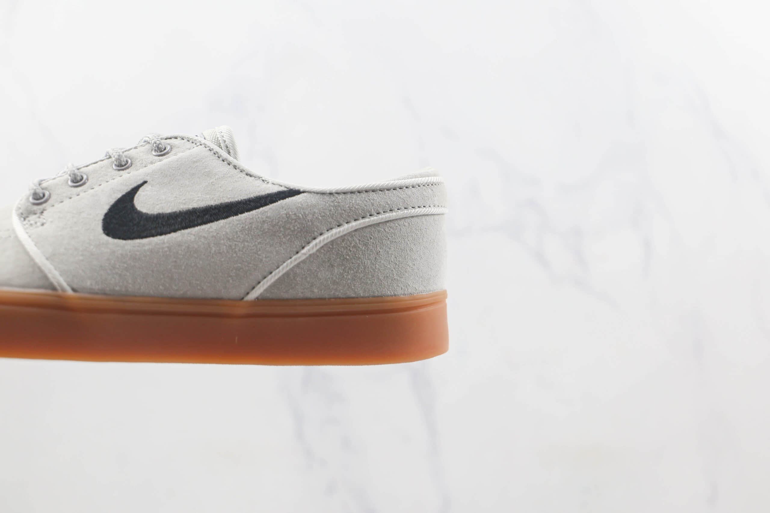 耐克Nike SB Blazer Zoom Mid QS莆田纯原复刻版本中帮开拓者灰黑生胶复古低帮板鞋原档案数据开发 货号:633014-006