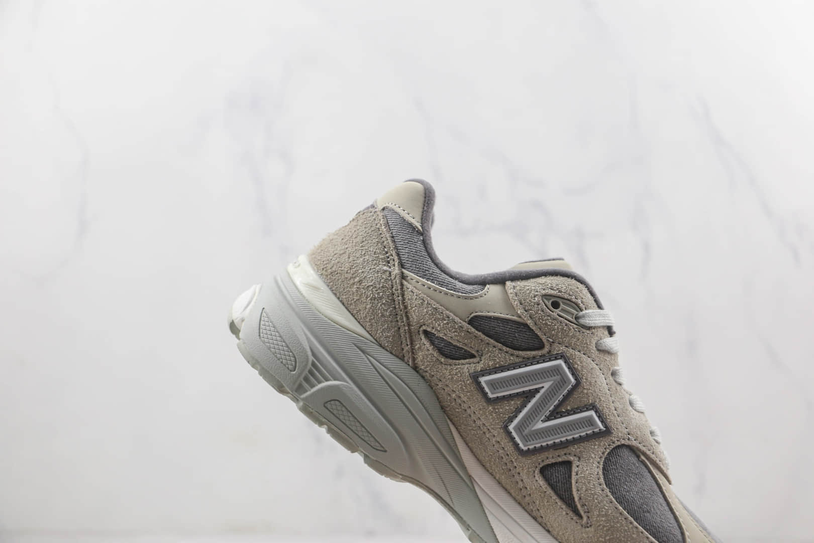 新百伦New Balance 990V3 x Levi's李维斯联名款莆田纯原复刻版本灰银色复古老爹鞋原楦头纸板打造 货号：M990LV3