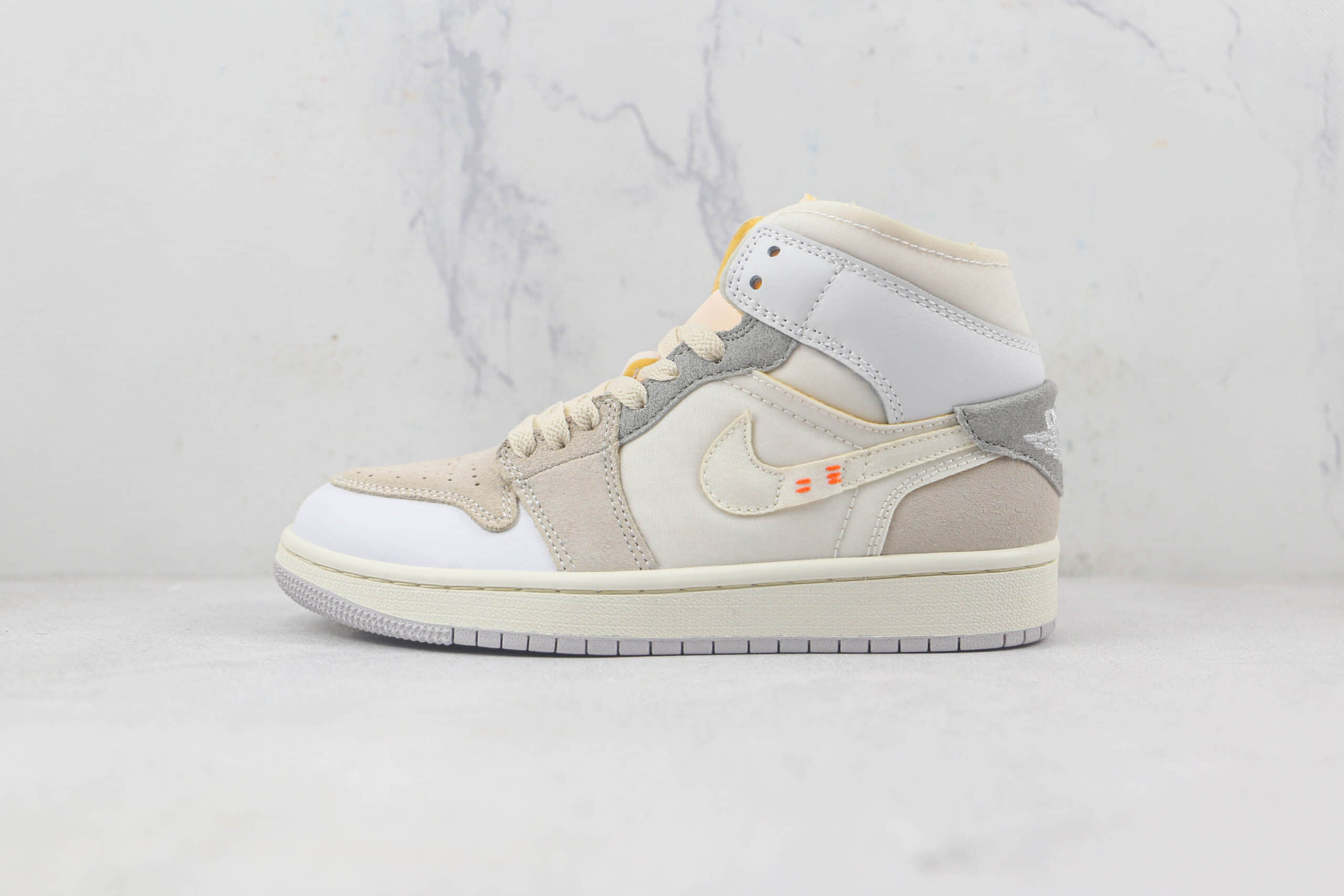 乔丹Air Jordan 1 Mid莆田纯原复刻版本中帮AJ1白灰色篮球鞋原档案数据开发 货号：DM9652-100
