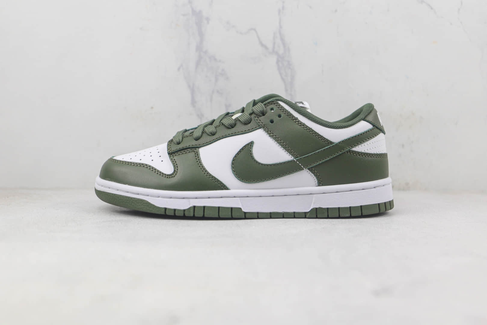 耐克Nike Dunk SB Low莆田天花板纯原版本低帮SB DUNK橄榄绿配色板鞋内置气垫原盒原标 货号：DD1503-120