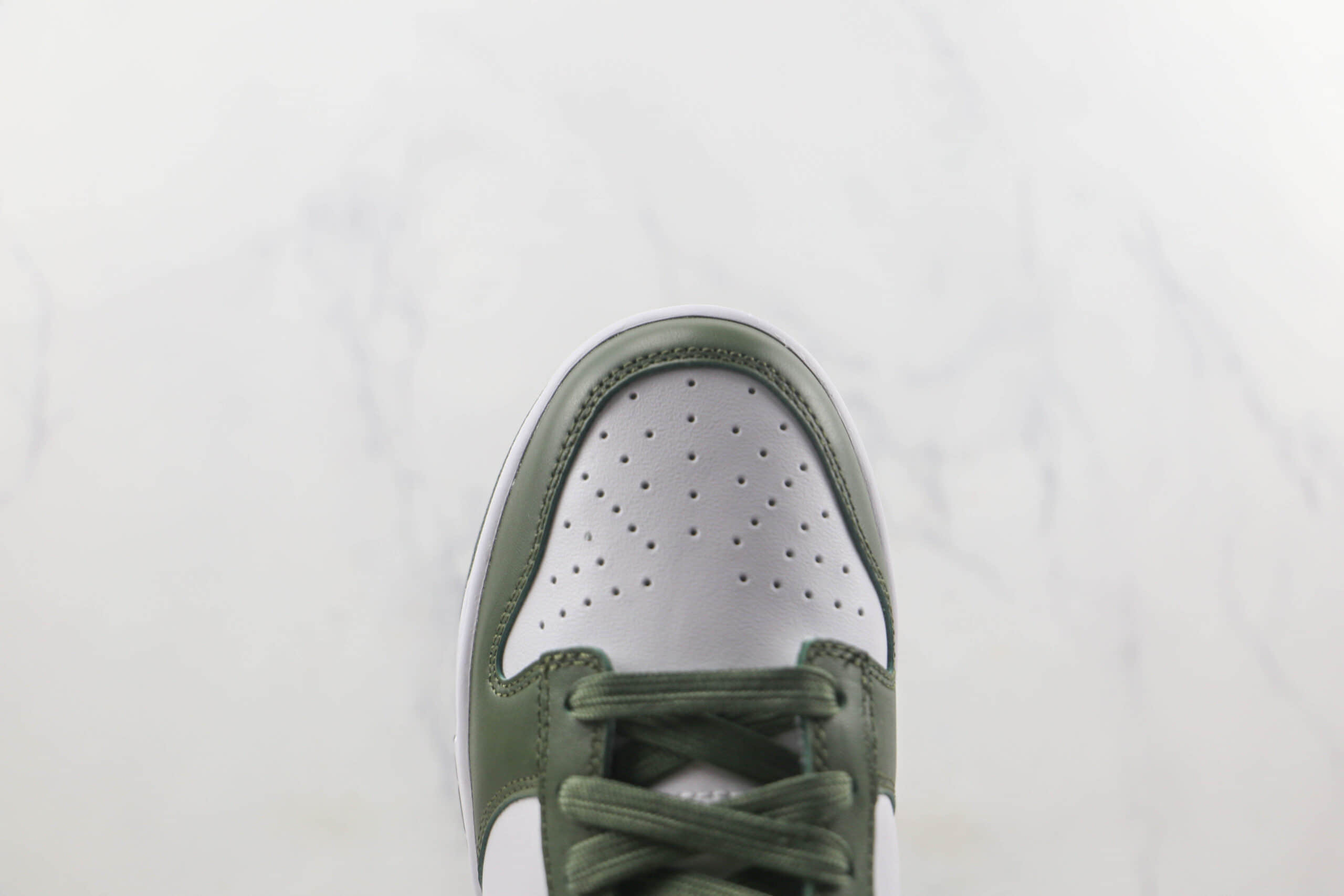 耐克Nike Dunk SB Low莆田天花板纯原版本低帮SB DUNK橄榄绿配色板鞋内置气垫原盒原标 货号：DD1503-120