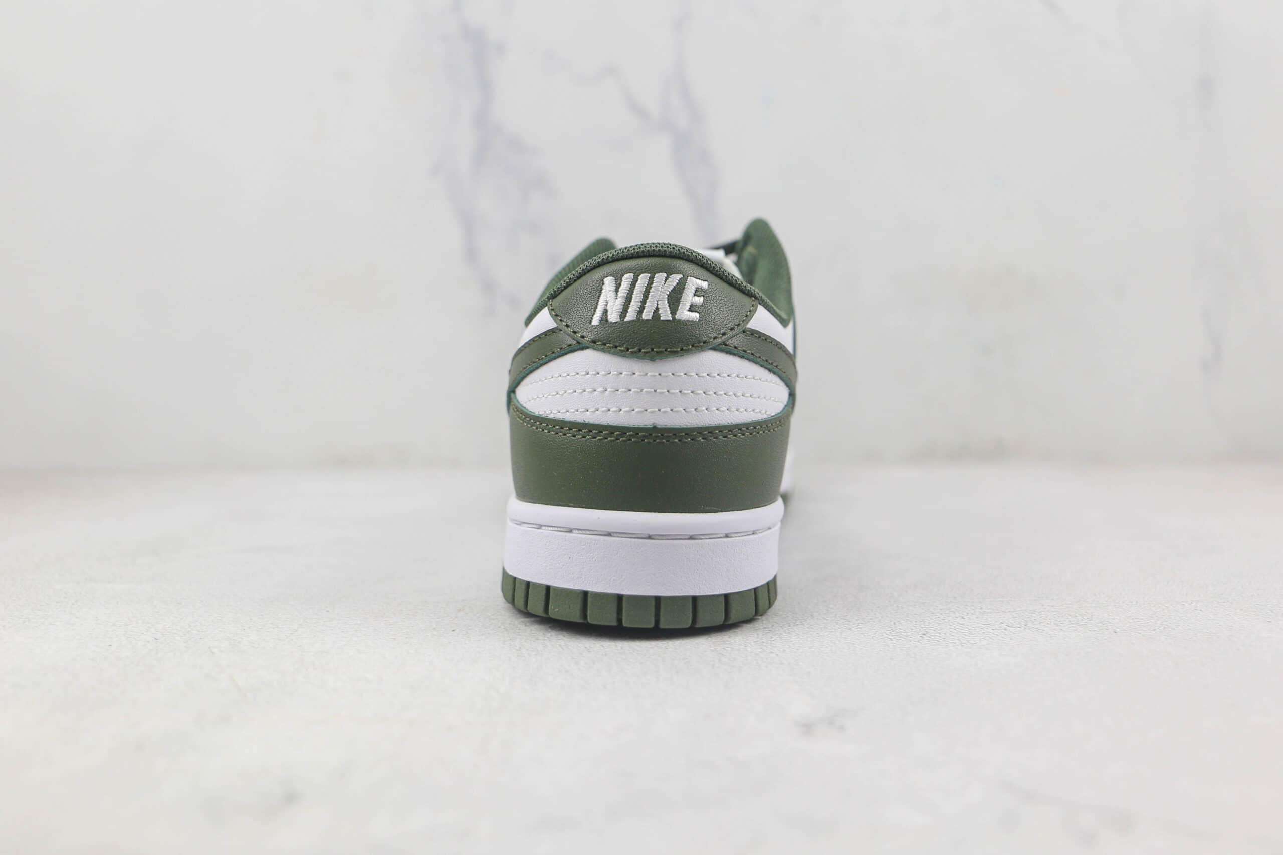 耐克Nike Dunk SB Low莆田天花板纯原版本低帮SB DUNK橄榄绿配色板鞋内置气垫原盒原标 货号：DD1503-120