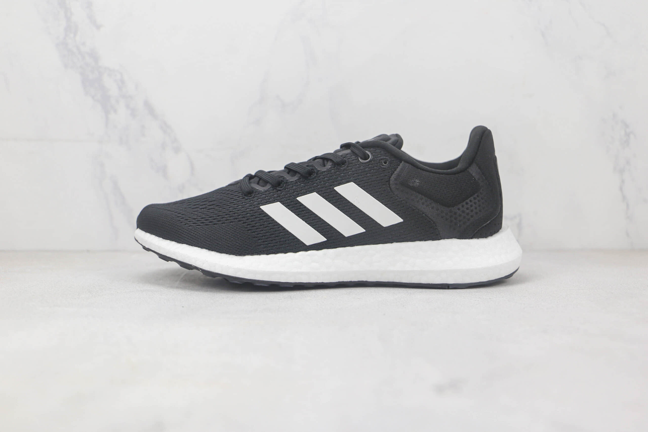 阿迪达斯Adidas Pure BOOST LTD莆田纯原复刻版本爆米花黑白色跑鞋原楦头纸板打造 货号：GW4832