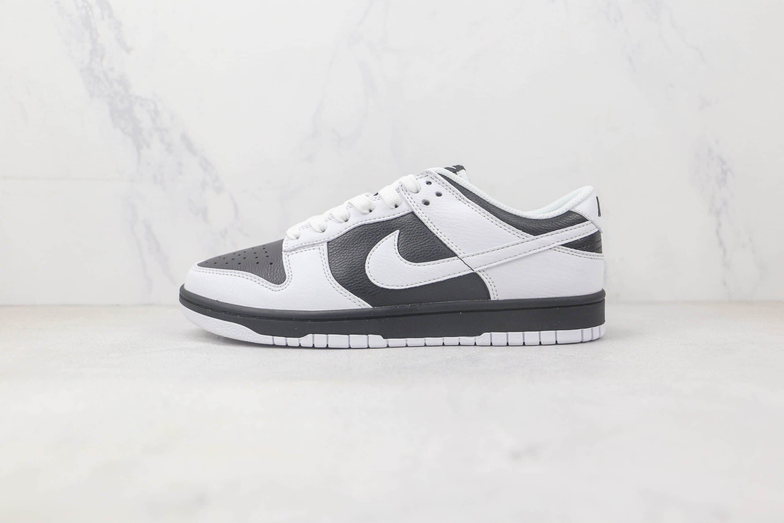 耐克NIKE SB Dunk Low纯原版本低帮SB DUNK新黑白配色板鞋 耐克SB DUNK天花板工厂 货号：FD9064-001