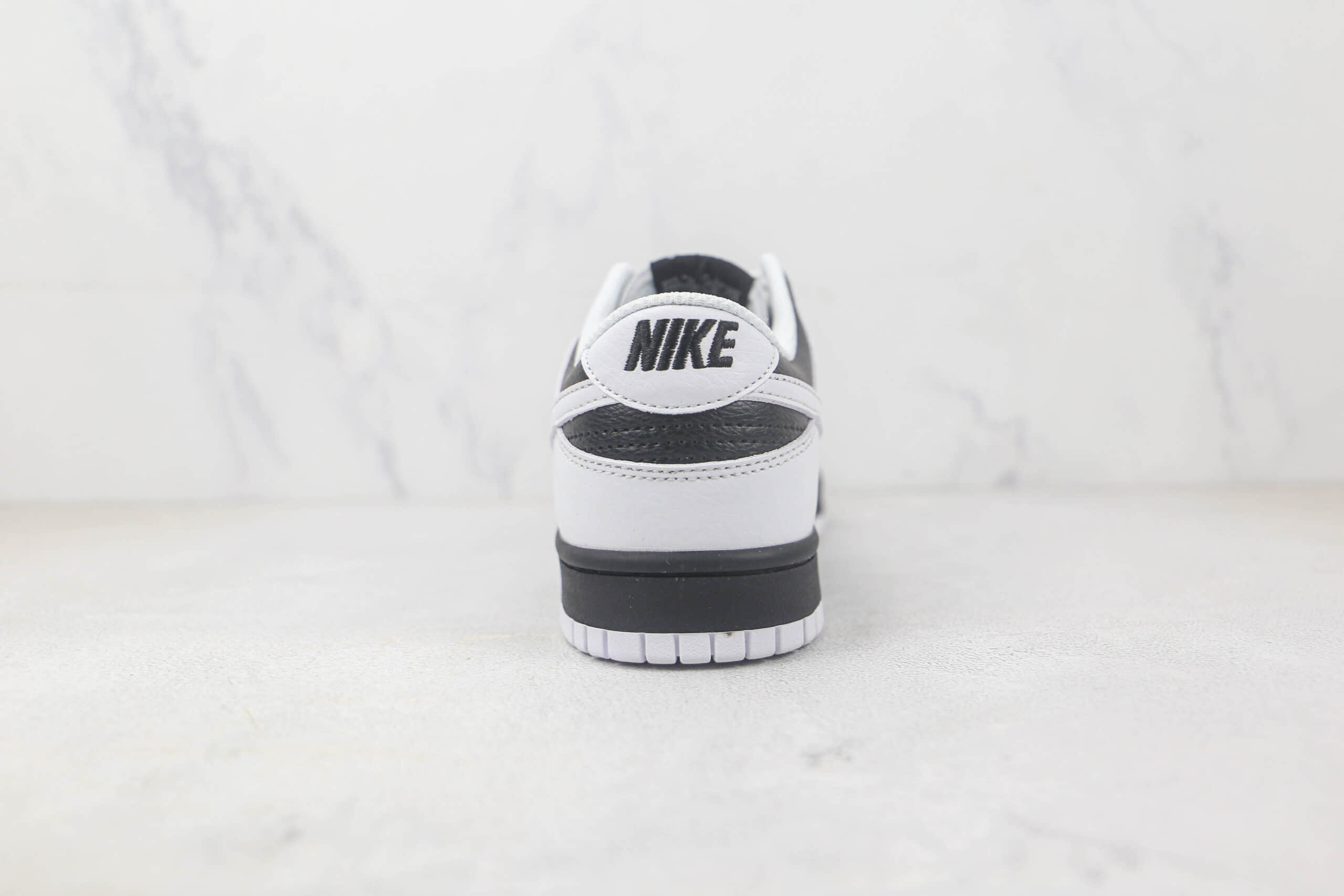 耐克NIKE SB Dunk Low纯原版本低帮SB DUNK新黑白配色板鞋 耐克SB DUNK天花板工厂 货号：FD9064-001