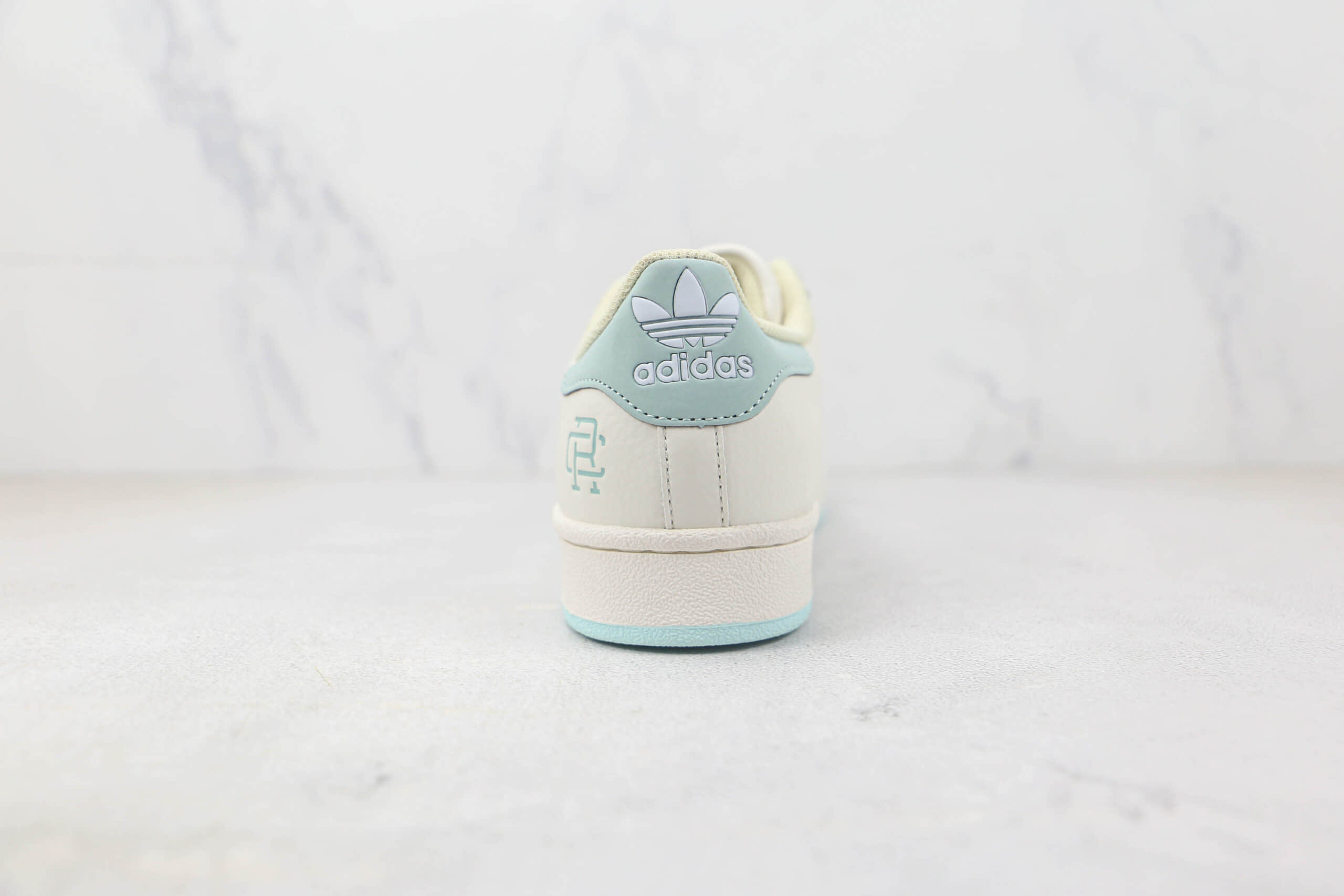 阿迪达斯Adidas Originals SUPERSTAR W纯原版本贝壳头白蓝色板鞋 阿迪达斯三叶草贝壳头系列 货号:HR0469