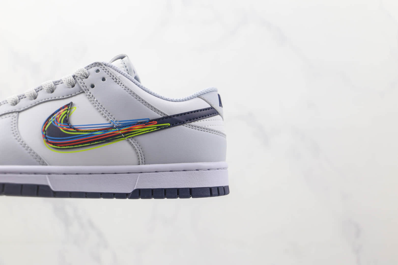 耐克Nike SB Dunk Low Dunk纯原版本低帮SB DUNK灰白彩虹涂鸦配色板鞋 耐克SB DUNK系列板鞋 货号：DV6482-100